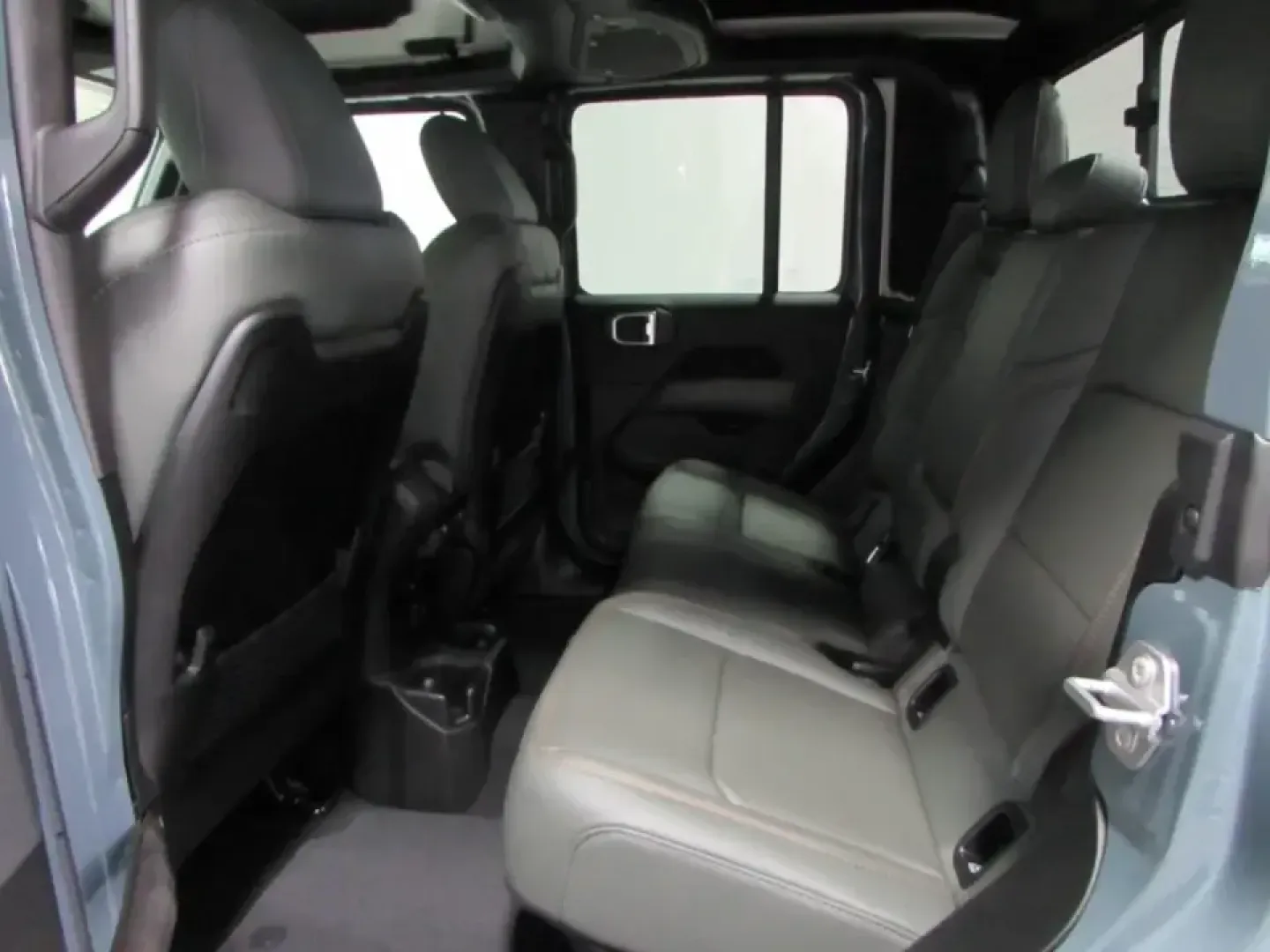 2026 /Black Jeep Gladiator Mojave X (1C6RJTEG2TL) with an 3.6L V6 DOHC 24V engine, 6M transmission, located at 12830 Highway 21, De Soto, MO, 63020, (636) 337-7777, 38.153099, -90.573624 - If your weekends revolve around trailheads, kayaks, and gear that never seems to fit in a typical SUV, this truck was built for your lifestyle. The 2026 Jeep Gladiator Mojave blends open-air freedom with real pickup utility-ready for quick runs across town in De Soto and confident escapes to the bac - Photo#14