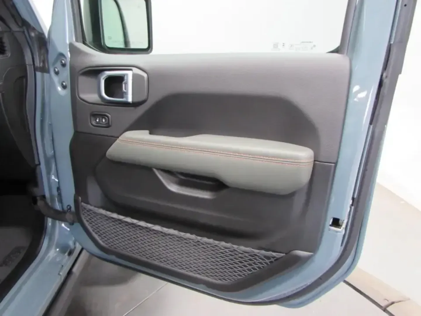 2026 /Black Jeep Gladiator Mojave X (1C6RJTEG2TL) with an 3.6L V6 DOHC 24V engine, 6M transmission, located at 12830 Highway 21, De Soto, MO, 63020, (636) 337-7777, 38.153099, -90.573624 - If your weekends revolve around trailheads, kayaks, and gear that never seems to fit in a typical SUV, this truck was built for your lifestyle. The 2026 Jeep Gladiator Mojave blends open-air freedom with real pickup utility-ready for quick runs across town in De Soto and confident escapes to the bac - Photo#15