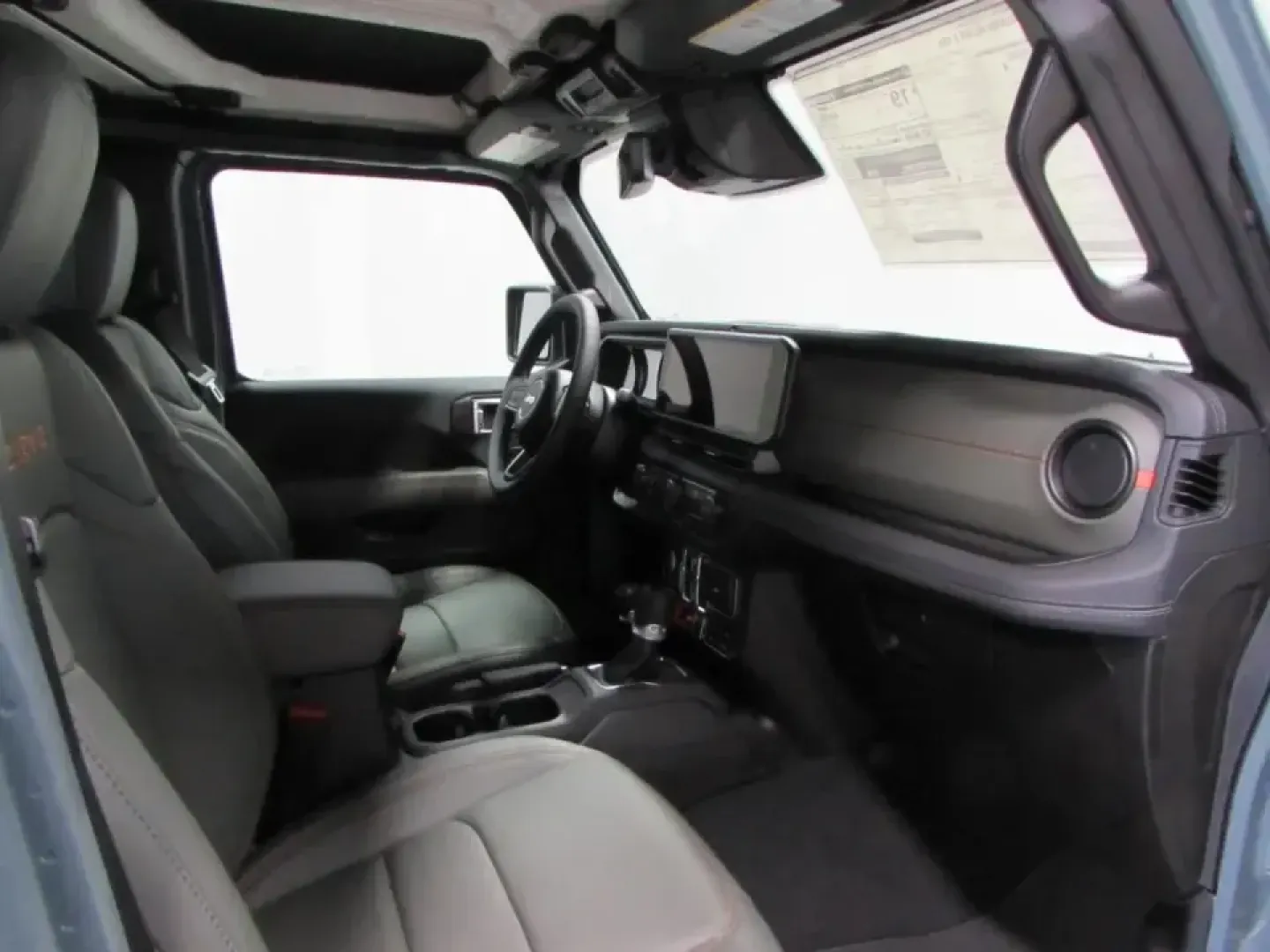 2026 /Black Jeep Gladiator Mojave X (1C6RJTEG2TL) with an 3.6L V6 DOHC 24V engine, 6M transmission, located at 12830 Highway 21, De Soto, MO, 63020, (636) 337-7777, 38.153099, -90.573624 - If your weekends revolve around trailheads, kayaks, and gear that never seems to fit in a typical SUV, this truck was built for your lifestyle. The 2026 Jeep Gladiator Mojave blends open-air freedom with real pickup utility-ready for quick runs across town in De Soto and confident escapes to the bac - Photo#16