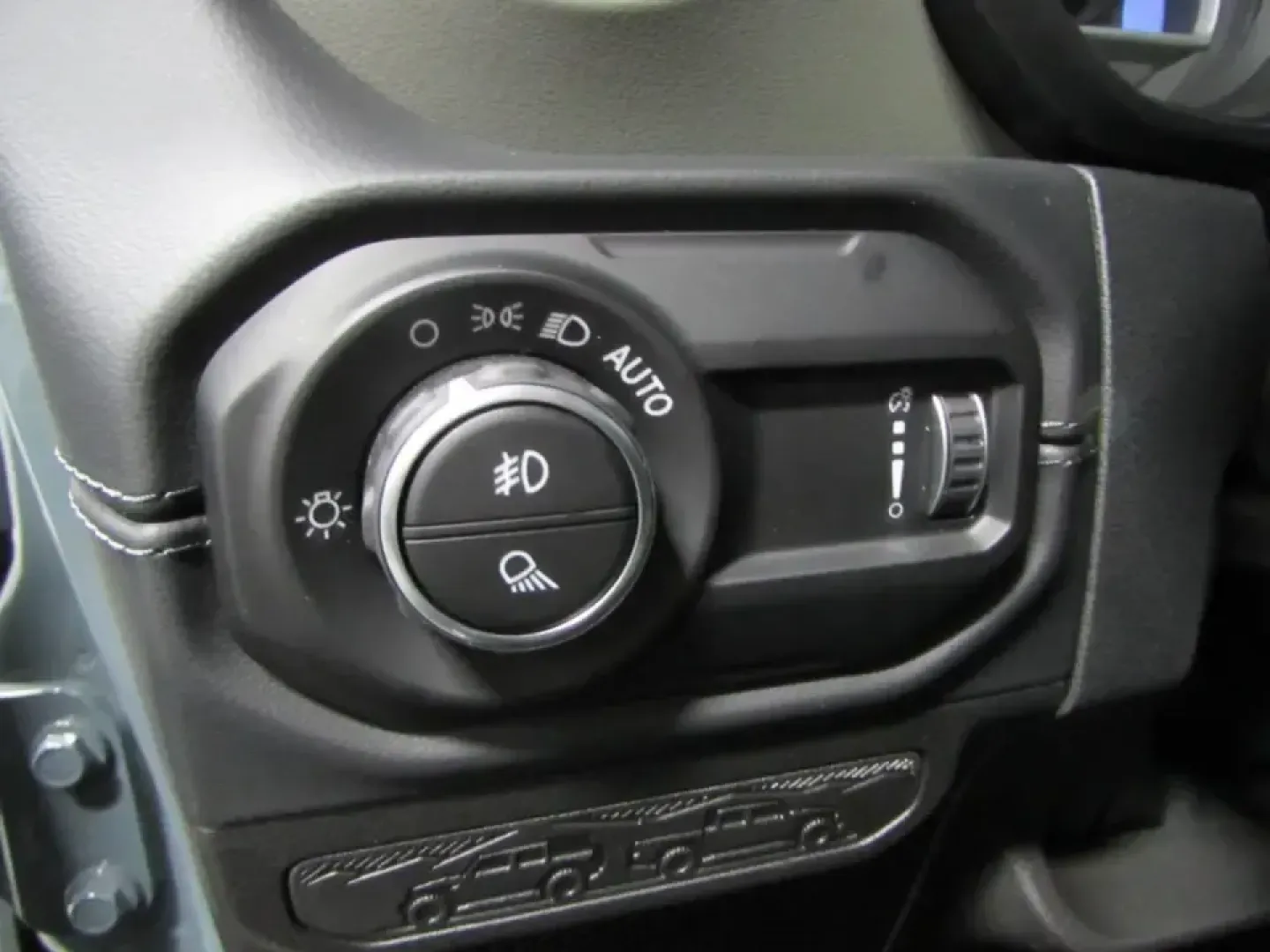 2026 /Black Jeep Gladiator Mojave X (1C6RJTEG2TL) with an 3.6L V6 DOHC 24V engine, 6M transmission, located at 12830 Highway 21, De Soto, MO, 63020, (636) 337-7777, 38.153099, -90.573624 - If your weekends revolve around trailheads, kayaks, and gear that never seems to fit in a typical SUV, this truck was built for your lifestyle. The 2026 Jeep Gladiator Mojave blends open-air freedom with real pickup utility-ready for quick runs across town in De Soto and confident escapes to the bac - Photo#20