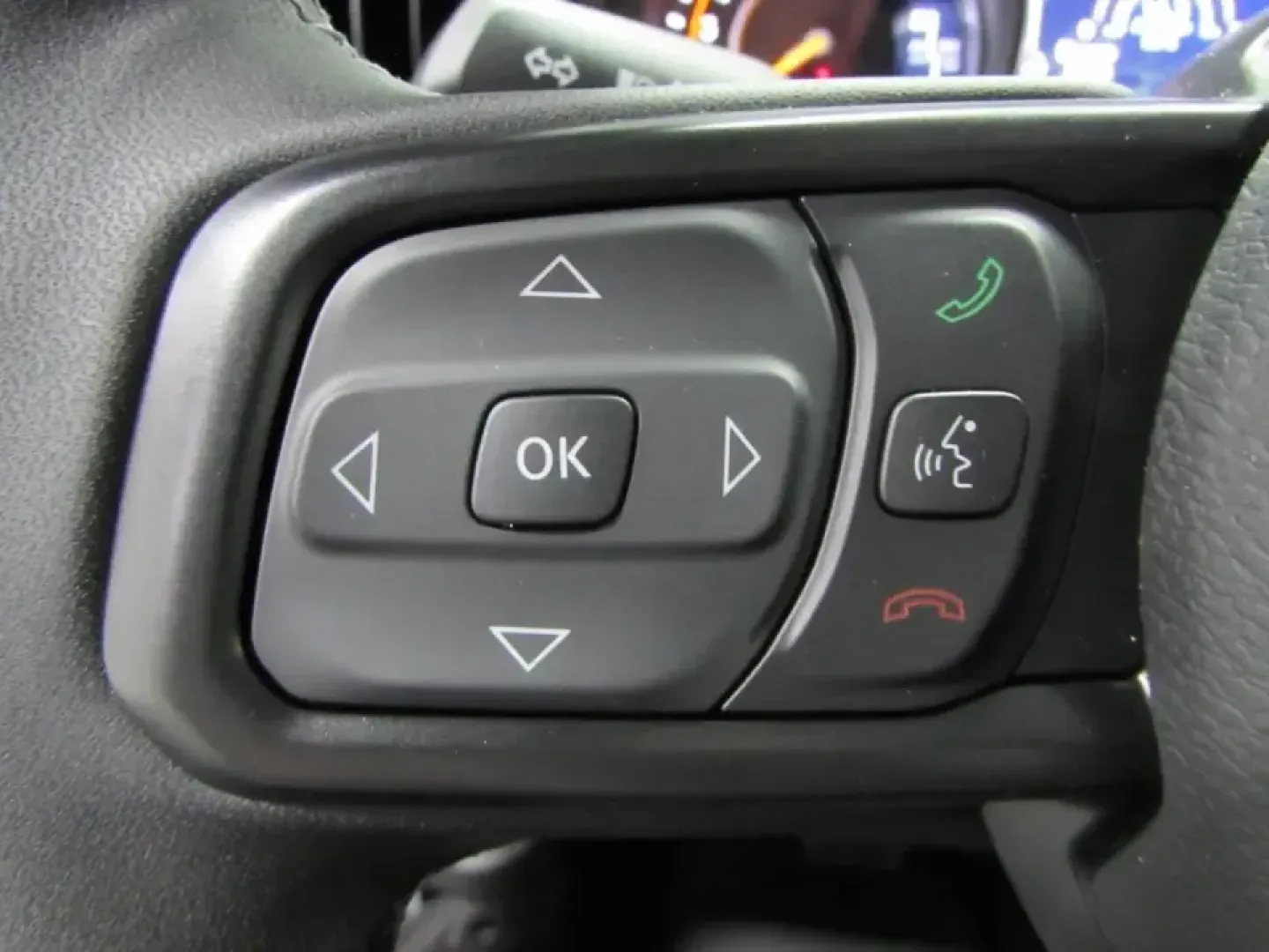2026 /Black Jeep Gladiator Mojave X (1C6RJTEG2TL) with an 3.6L V6 DOHC 24V engine, 6M transmission, located at 12830 Highway 21, De Soto, MO, 63020, (636) 337-7777, 38.153099, -90.573624 - If your weekends revolve around trailheads, kayaks, and gear that never seems to fit in a typical SUV, this truck was built for your lifestyle. The 2026 Jeep Gladiator Mojave blends open-air freedom with real pickup utility-ready for quick runs across town in De Soto and confident escapes to the bac - Photo#22