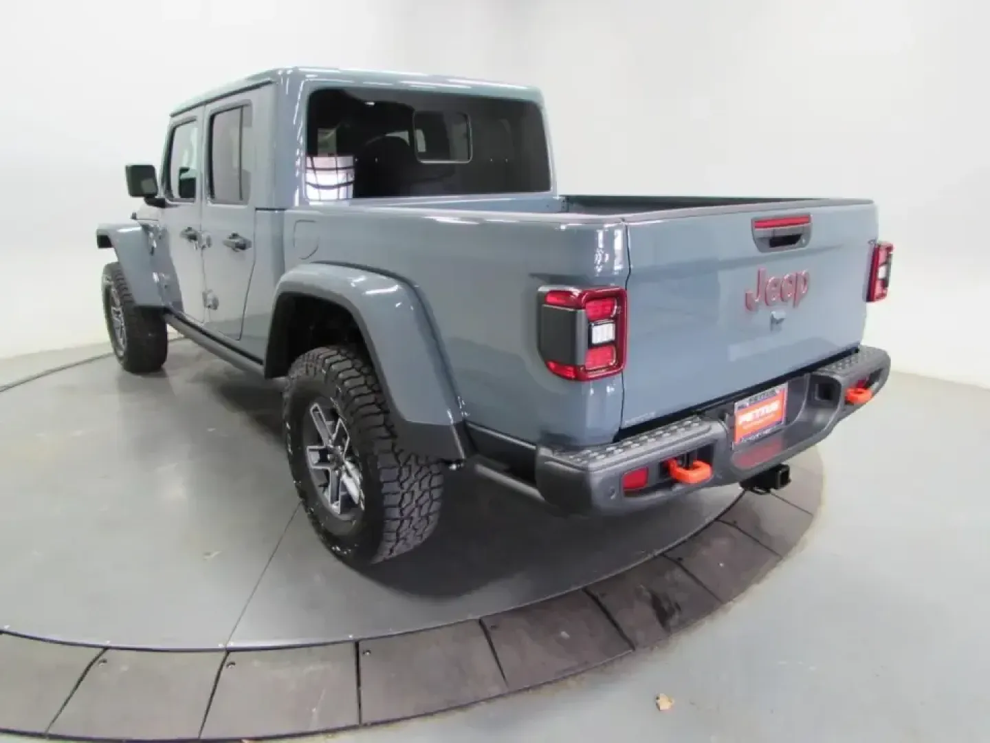 2026 /Black Jeep Gladiator Mojave X (1C6RJTEG2TL) with an 3.6L V6 DOHC 24V engine, 6M transmission, located at 12830 Highway 21, De Soto, MO, 63020, (636) 337-7777, 38.153099, -90.573624 - If your weekends revolve around trailheads, kayaks, and gear that never seems to fit in a typical SUV, this truck was built for your lifestyle. The 2026 Jeep Gladiator Mojave blends open-air freedom with real pickup utility-ready for quick runs across town in De Soto and confident escapes to the bac - Photo#4