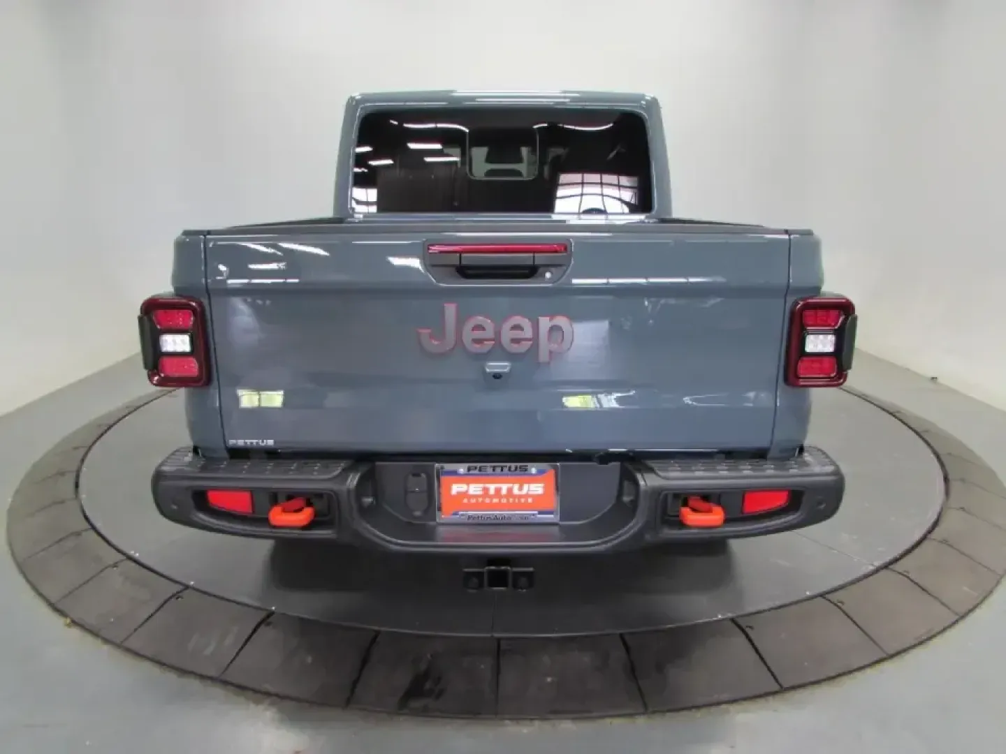 2026 /Black Jeep Gladiator Mojave X (1C6RJTEG2TL) with an 3.6L V6 DOHC 24V engine, 6M transmission, located at 12830 Highway 21, De Soto, MO, 63020, (636) 337-7777, 38.153099, -90.573624 - If your weekends revolve around trailheads, kayaks, and gear that never seems to fit in a typical SUV, this truck was built for your lifestyle. The 2026 Jeep Gladiator Mojave blends open-air freedom with real pickup utility-ready for quick runs across town in De Soto and confident escapes to the bac - Photo#5