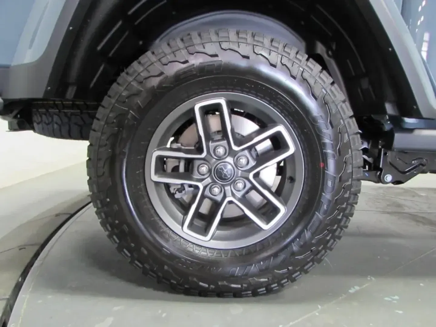 2026 /Black Jeep Gladiator Mojave X (1C6RJTEG2TL) with an 3.6L V6 DOHC 24V engine, 6M transmission, located at 12830 Highway 21, De Soto, MO, 63020, (636) 337-7777, 38.153099, -90.573624 - If your weekends revolve around trailheads, kayaks, and gear that never seems to fit in a typical SUV, this truck was built for your lifestyle. The 2026 Jeep Gladiator Mojave blends open-air freedom with real pickup utility-ready for quick runs across town in De Soto and confident escapes to the bac - Photo#8