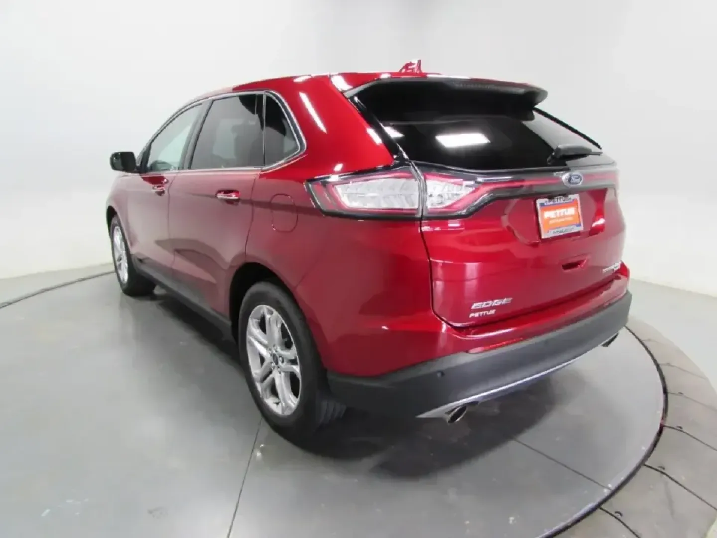 2018 /Ceramic Ford Edge Titanium (2FMPK3K91JB) with an 2.0L L4 DOHC 16V engine, 6A transmission, located at 12836 Highway 21, De Soto, MO, 63020, (636) 337-7777, 38.151867, -90.575615 - Need an SUV that makes weekday commuting smoother, weekend errands easier, and road trips down I-55 feel effortless? This red 2018 Ford Edge Titanium is built for real life in and around De Soto-comfortable for growing families, confident for long commutes to St. Louis County, and polished enough fo - Photo#4