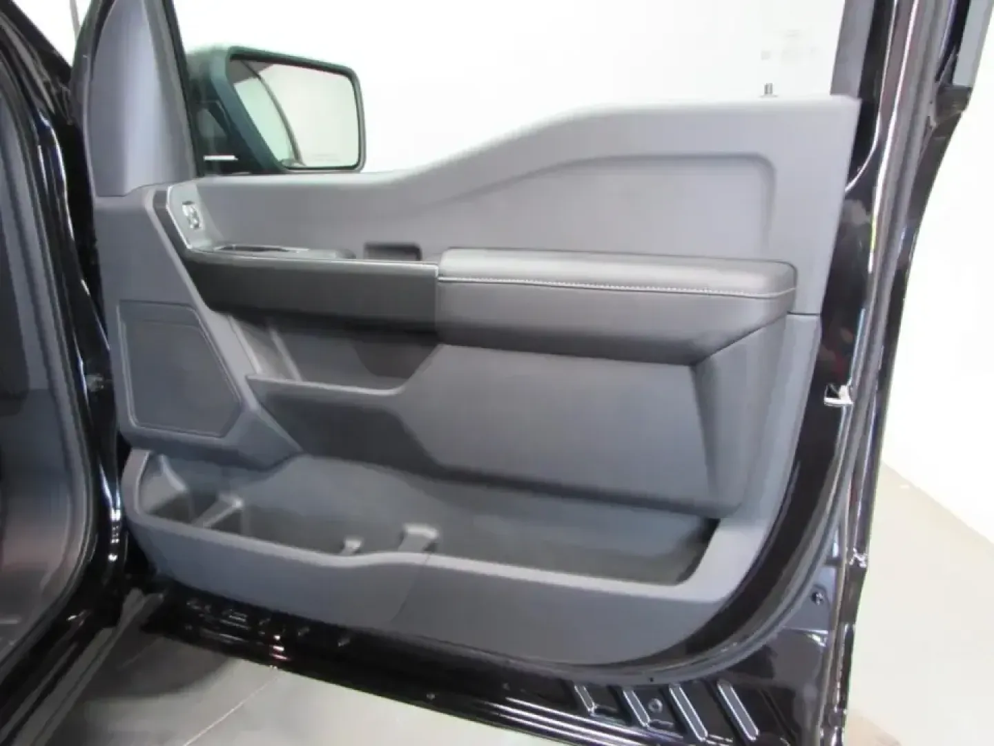 2026 Ford F-150 STX (1FTEW2LP8TK) with an 2.7L V6 EcoBoost engine, 6A transmission, located at 12836 Highway 21, De Soto, MO, 63020, (636) 337-7777, 38.151867, -90.575615 - Load up the crew, hitch up the trailer, and point the hood toward a weekend at Washington State Park or an easy run up MO-21-this **2026 Ford F-150 STX 4WD** is built for the De Soto lifestyle where workdays, family time, and outdoor plans all share the same calendar. With just **11 miles** on the o - Photo#15