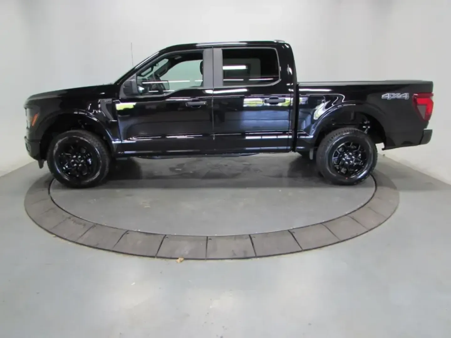 2026 Ford F-150 STX (1FTEW2LP8TK) with an 2.7L V6 EcoBoost engine, 6A transmission, located at 12836 Highway 21, De Soto, MO, 63020, (636) 337-7777, 38.151867, -90.575615 - Load up the crew, hitch up the trailer, and point the hood toward a weekend at Washington State Park or an easy run up MO-21-this **2026 Ford F-150 STX 4WD** is built for the De Soto lifestyle where workdays, family time, and outdoor plans all share the same calendar. With just **11 miles** on the o - Photo#3