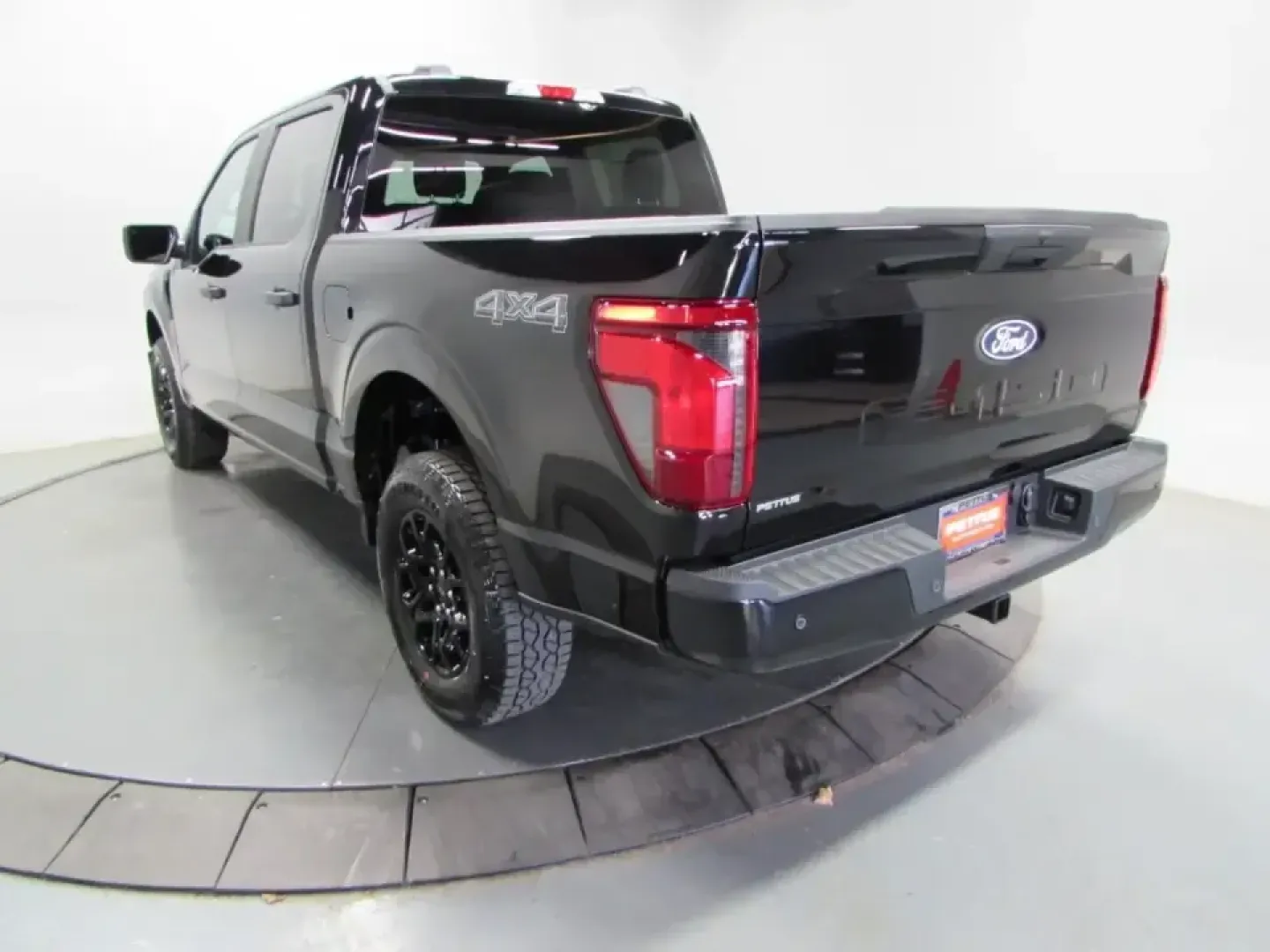 2026 Ford F-150 STX (1FTEW2LP8TK) with an 2.7L V6 EcoBoost engine, 6A transmission, located at 12836 Highway 21, De Soto, MO, 63020, (636) 337-7777, 38.151867, -90.575615 - Load up the crew, hitch up the trailer, and point the hood toward a weekend at Washington State Park or an easy run up MO-21-this **2026 Ford F-150 STX 4WD** is built for the De Soto lifestyle where workdays, family time, and outdoor plans all share the same calendar. With just **11 miles** on the o - Photo#4