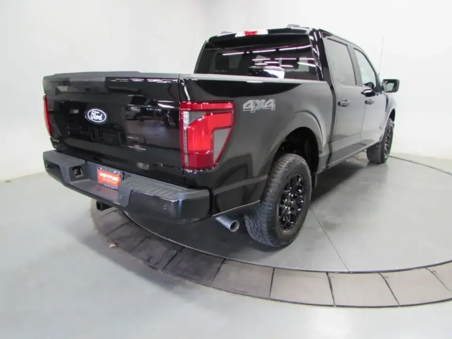 2026 Ford F-150 STX (1FTEW2LP8TK) with an 2.7L V6 EcoBoost engine, 6A transmission, located at 12836 Highway 21, De Soto, MO, 63020, (636) 337-7777, 38.151867, -90.575615 - Load up the crew, hitch up the trailer, and point the hood toward a weekend at Washington State Park or an easy run up MO-21-this **2026 Ford F-150 STX 4WD** is built for the De Soto lifestyle where workdays, family time, and outdoor plans all share the same calendar. With just **11 miles** on the o - Photo#6