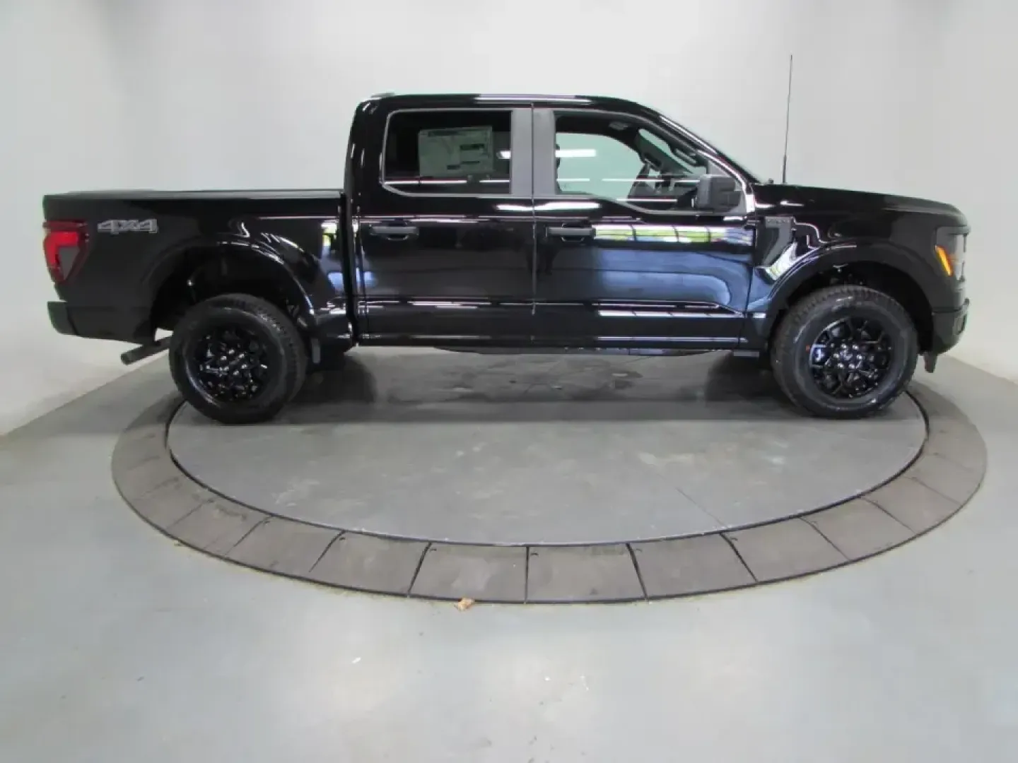 2026 Ford F-150 STX (1FTEW2LP8TK) with an 2.7L V6 EcoBoost engine, 6A transmission, located at 12836 Highway 21, De Soto, MO, 63020, (636) 337-7777, 38.151867, -90.575615 - Load up the crew, hitch up the trailer, and point the hood toward a weekend at Washington State Park or an easy run up MO-21-this **2026 Ford F-150 STX 4WD** is built for the De Soto lifestyle where workdays, family time, and outdoor plans all share the same calendar. With just **11 miles** on the o - Photo#7