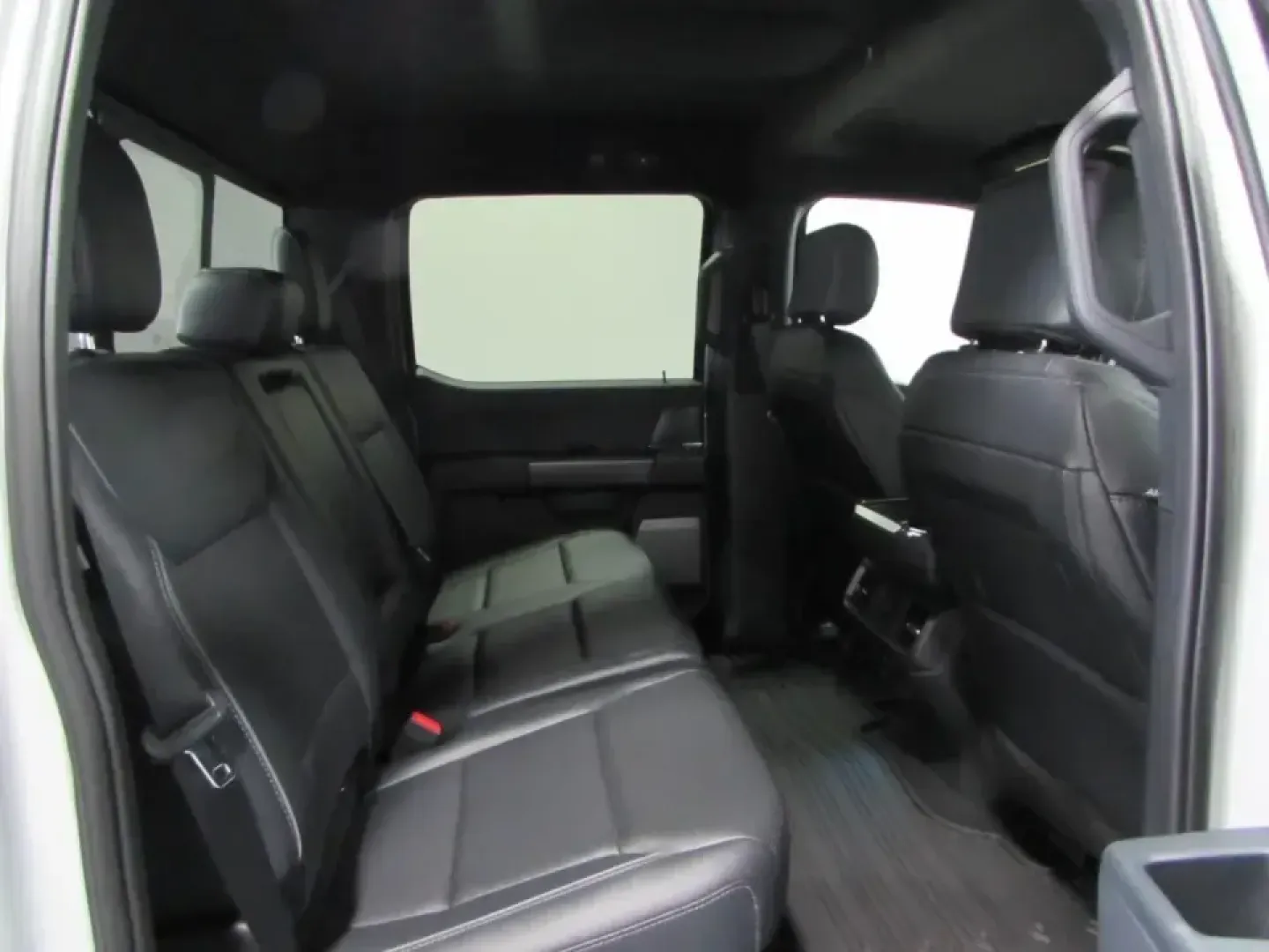 2026 Ford F-150 Lariat (1FTFW5L8XTF) with an 3.5L V6 EcoBoost engine, 6A transmission, located at 12836 Highway 21, De Soto, MO, 63020, (636) 337-7777, 38.151867, -90.575615 - Whether your weekends are spent towing a boat to a nearby lake, hauling supplies for a home project, or packing up the crew for a road trip down Highway 21, this 2026 Ford F-150 LARIAT is built for the kind of life that doesn't sit still. With bold capability, premium comfort, and modern tech, it's - Photo#18