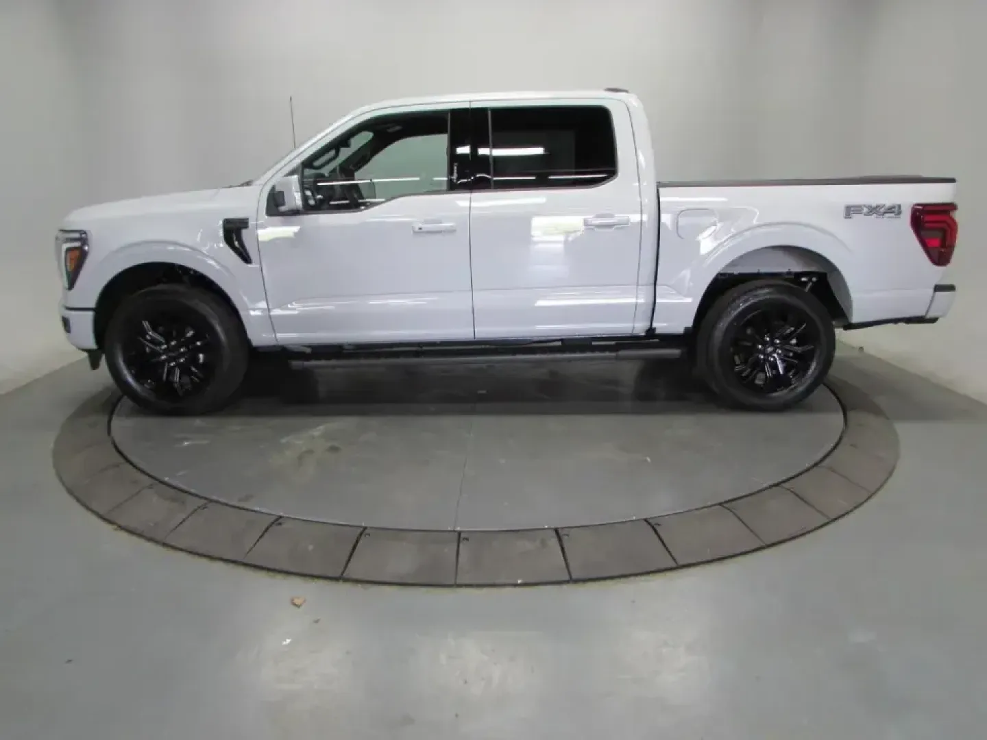2026 Ford F-150 Lariat (1FTFW5L8XTF) with an 3.5L V6 EcoBoost engine, 6A transmission, located at 12836 Highway 21, De Soto, MO, 63020, (636) 337-7777, 38.151867, -90.575615 - Whether your weekends are spent towing a boat to a nearby lake, hauling supplies for a home project, or packing up the crew for a road trip down Highway 21, this 2026 Ford F-150 LARIAT is built for the kind of life that doesn't sit still. With bold capability, premium comfort, and modern tech, it's - Photo#3