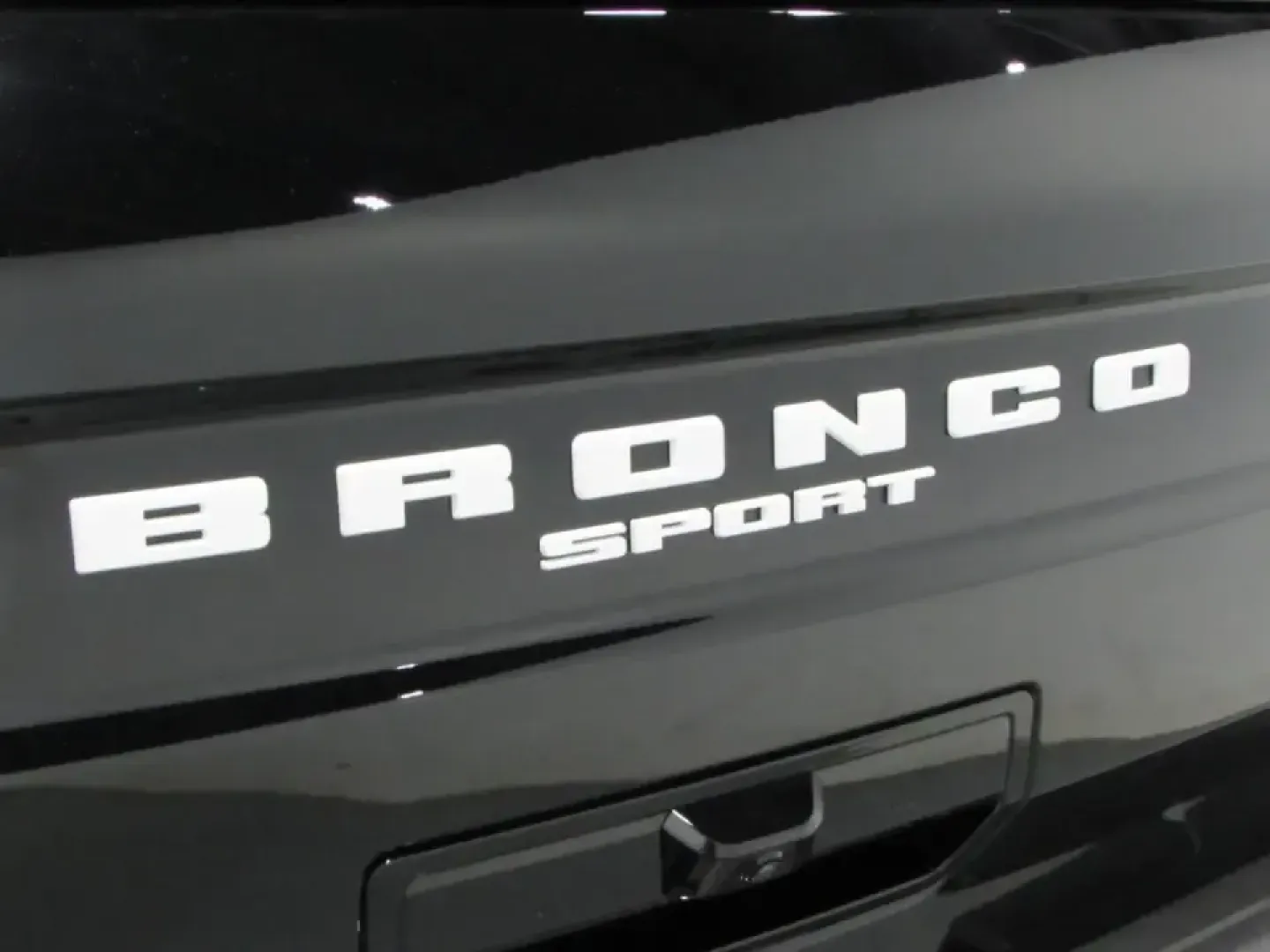 2026 Ford Bronco Sport Outer Banks (3FMCR9CNXTR) with an 1.5L EcoBoost engine, Automatic transmission, located at 12836 Highway 21, De Soto, MO, 63020, (636) 337-7777, 38.151867, -90.575615 - Pack up the kids, the dog, or your weekend gear and point the hood toward Mark Twain National Forest-this 2026 Ford Bronco Sport Outer Banks is built for real-life Missouri adventures and everyday comfort. Whether you're a commuter who wants confident traction on rainy mornings, a growing family tha - Photo#33