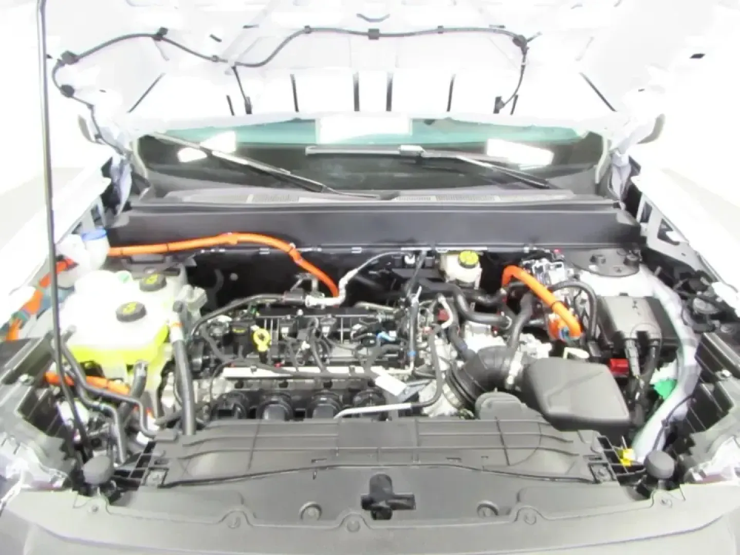 2026 Ford Maverick XLT (3FTTW8H34TR) with an 2.5L Hybrid engine, CVT transmission, located at 12836 Highway 21, De Soto, MO, 63020, (636) 337-7777, 38.151867, -90.575615 - If your week includes long commutes down Hwy 21, quick school drop-offs, and weekend runs for mulch, bikes, or camping gear, this 2026 Ford Maverick XLT Hybrid is built for your real life. It's the kind of compact truck that fits easily into De Soto routines while still feeling ready for a road trip - Photo#9