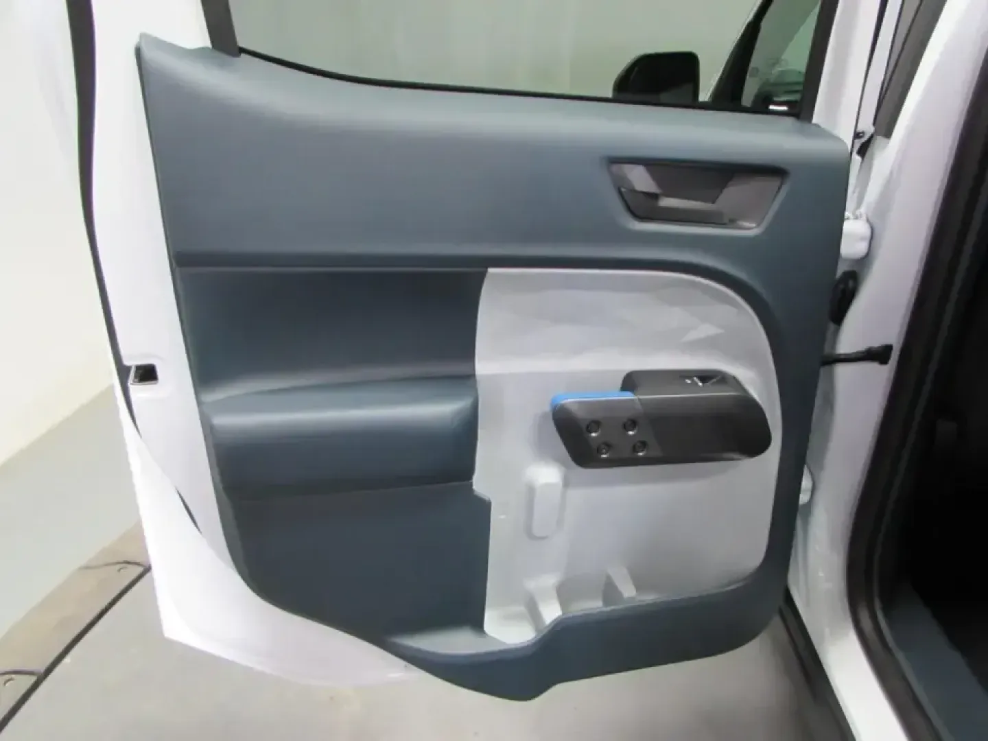 2026 Ford Maverick XLT (3FTTW8H34TR) with an 2.5L Hybrid engine, CVT transmission, located at 12836 Highway 21, De Soto, MO, 63020, (636) 337-7777, 38.151867, -90.575615 - If your week includes long commutes down Hwy 21, quick school drop-offs, and weekend runs for mulch, bikes, or camping gear, this 2026 Ford Maverick XLT Hybrid is built for your real life. It's the kind of compact truck that fits easily into De Soto routines while still feeling ready for a road trip - Photo#13