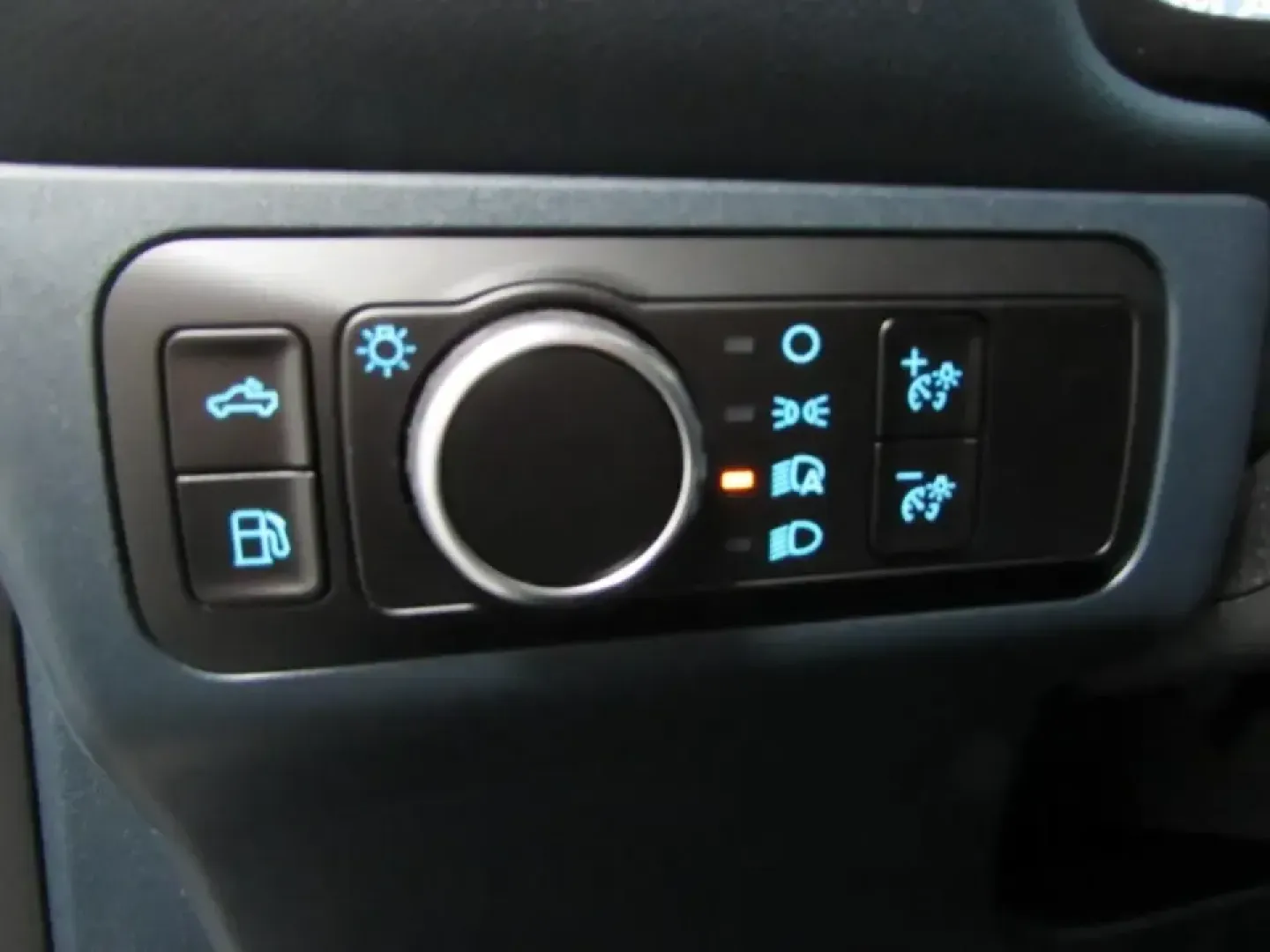 2026 Ford Maverick XLT (3FTTW8H34TR) with an 2.5L Hybrid engine, CVT transmission, located at 12836 Highway 21, De Soto, MO, 63020, (636) 337-7777, 38.151867, -90.575615 - If your week includes long commutes down Hwy 21, quick school drop-offs, and weekend runs for mulch, bikes, or camping gear, this 2026 Ford Maverick XLT Hybrid is built for your real life. It's the kind of compact truck that fits easily into De Soto routines while still feeling ready for a road trip - Photo#20