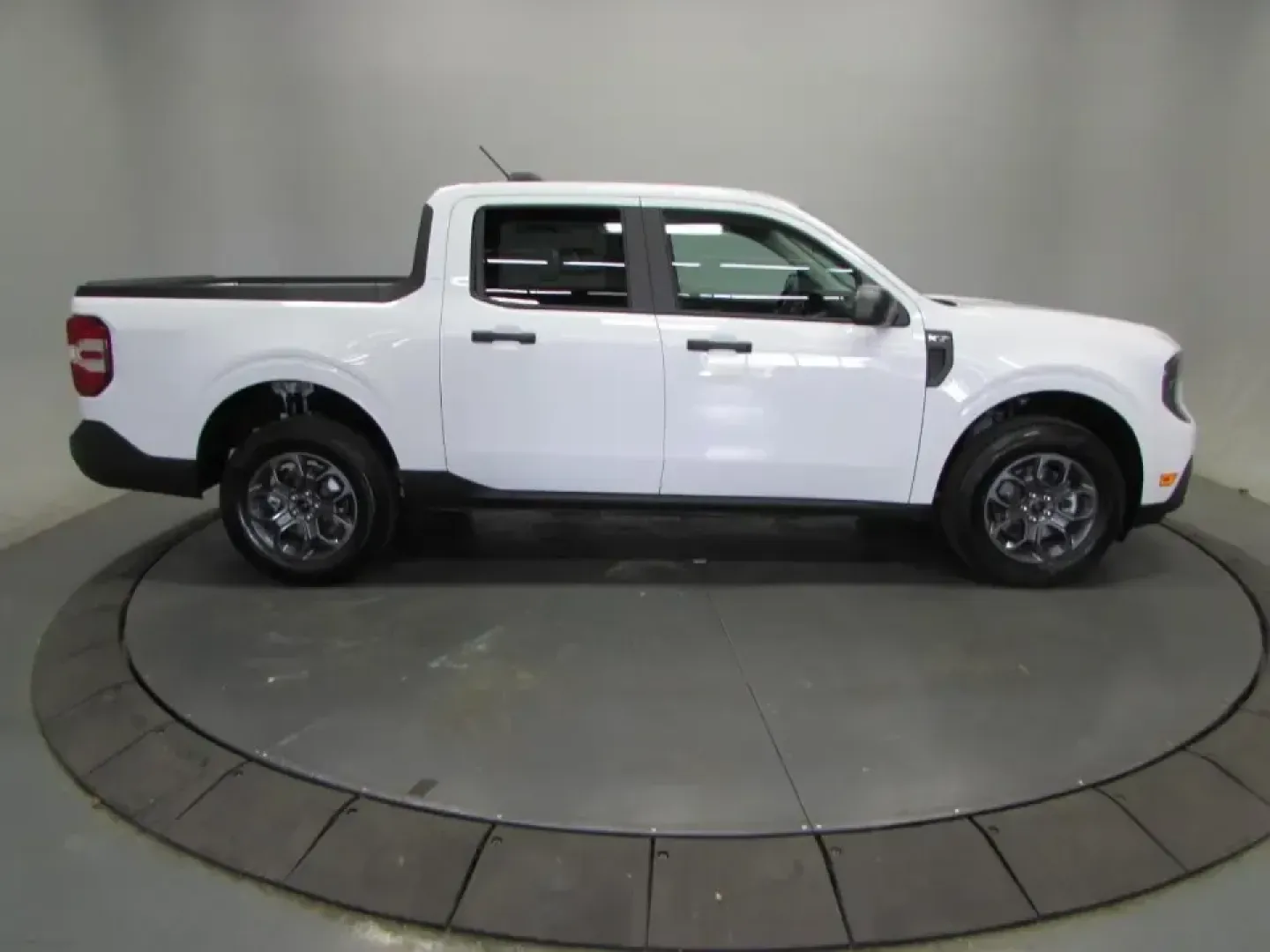 2026 Ford Maverick XLT (3FTTW8H34TR) with an 2.5L Hybrid engine, CVT transmission, located at 12836 Highway 21, De Soto, MO, 63020, (636) 337-7777, 38.151867, -90.575615 - If your week includes long commutes down Hwy 21, quick school drop-offs, and weekend runs for mulch, bikes, or camping gear, this 2026 Ford Maverick XLT Hybrid is built for your real life. It's the kind of compact truck that fits easily into De Soto routines while still feeling ready for a road trip - Photo#7