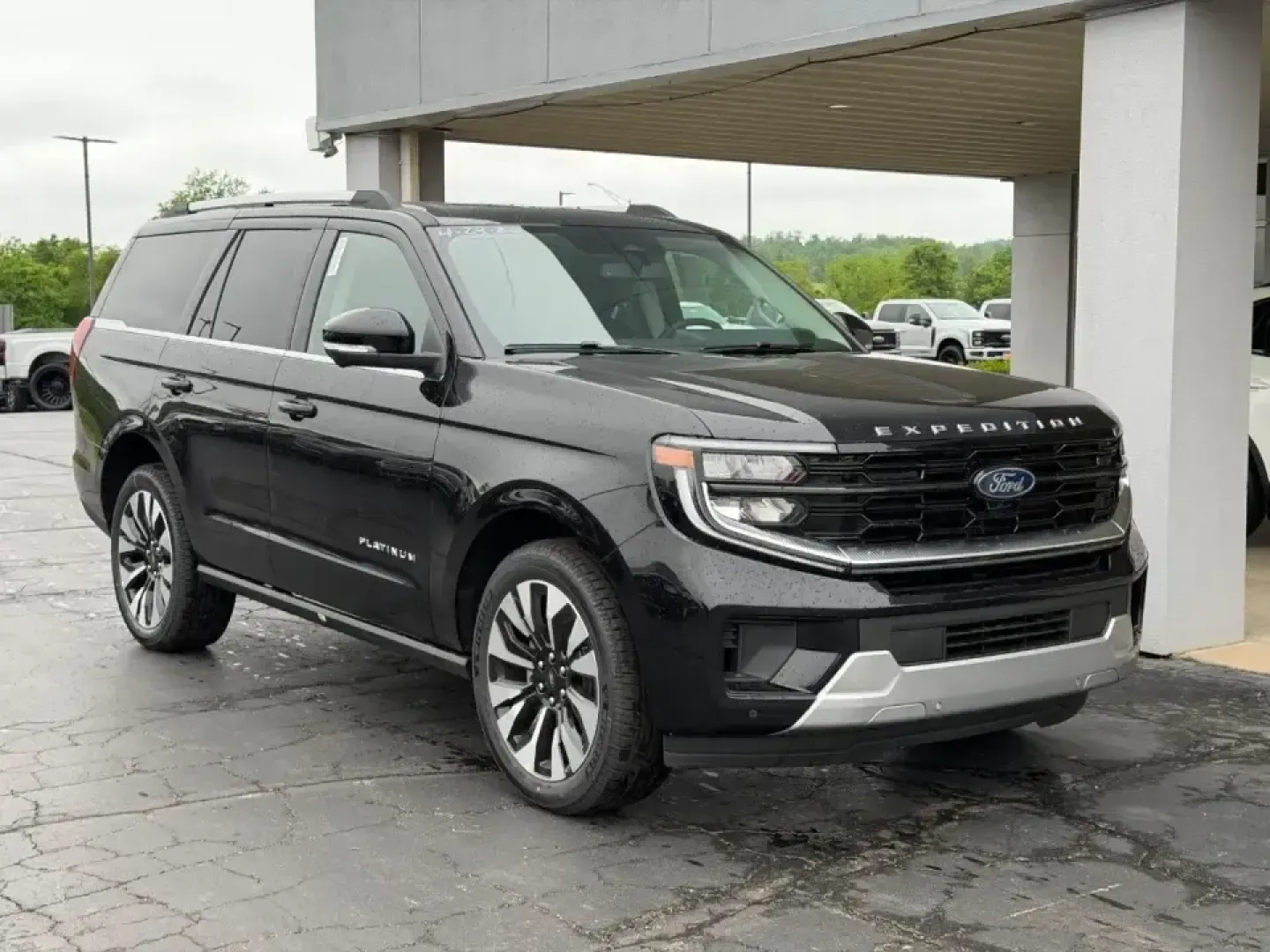 2026 /Black Onyx Leather Ford Expedition Platinum (1FMJU1M85TE) with an 3.5L EcoBoost V6 engine, Automatic transmission, located at 141 Commercial Dr, Fredericktown, MO, 63645, (573) 783-6432, 37.570087, -90.320648 - Need one SUV that can handle school drop-offs, long commutes, and weekend escapes to the Ozarks without breaking a sweat? This **2026 Ford Expedition Platinum 4WD** is built for big-family comfort and big-road confidence-whether you're packing up for a road trip, towing weekend gear, or simply wanti - Photo#0