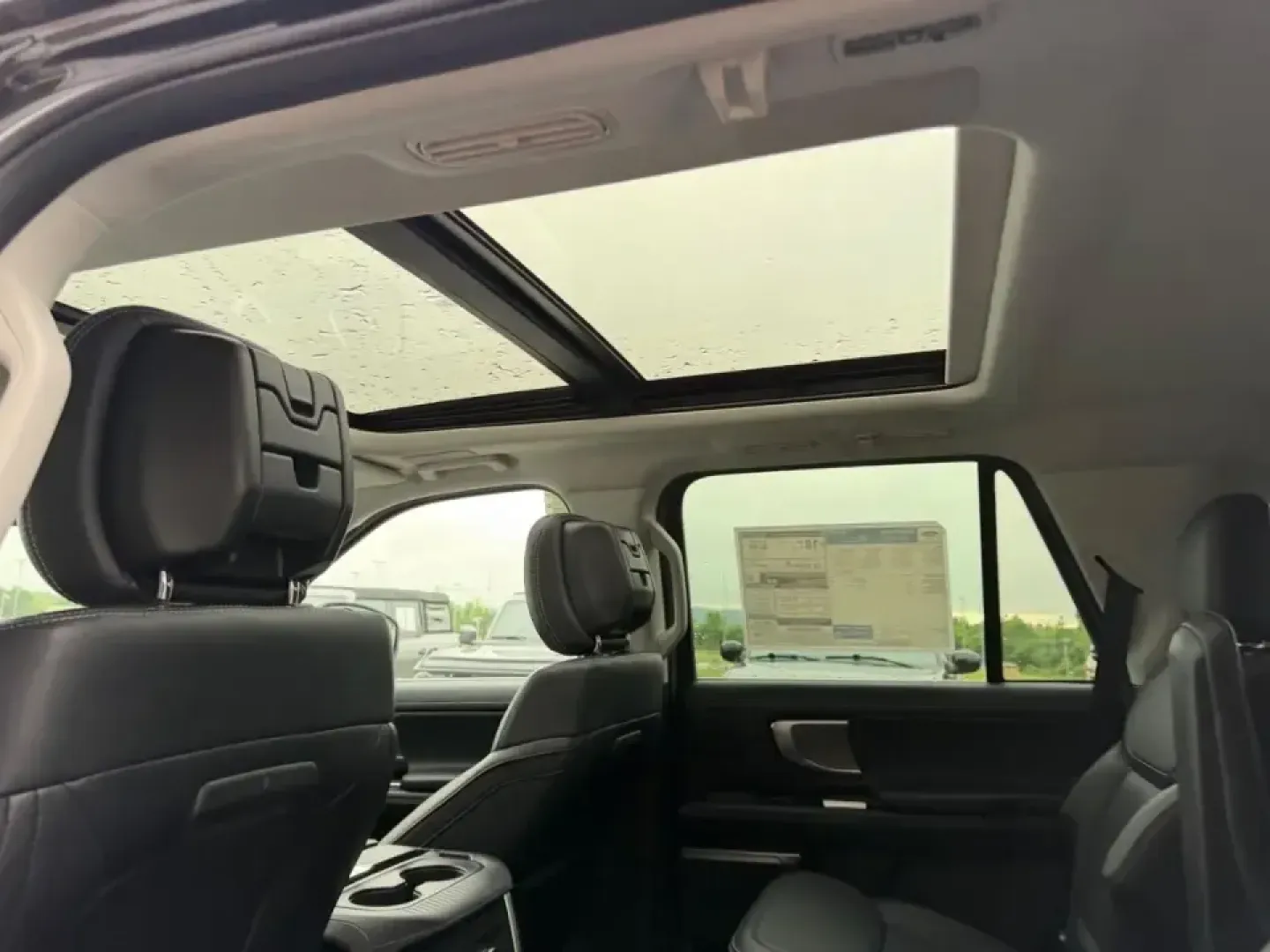 2026 /Black Onyx Leather Ford Expedition Platinum (1FMJU1M85TE) with an 3.5L EcoBoost V6 engine, Automatic transmission, located at 141 Commercial Dr, Fredericktown, MO, 63645, (573) 783-6432, 37.570087, -90.320648 - Need one SUV that can handle school drop-offs, long commutes, and weekend escapes to the Ozarks without breaking a sweat? This **2026 Ford Expedition Platinum 4WD** is built for big-family comfort and big-road confidence-whether you're packing up for a road trip, towing weekend gear, or simply wanti - Photo#11