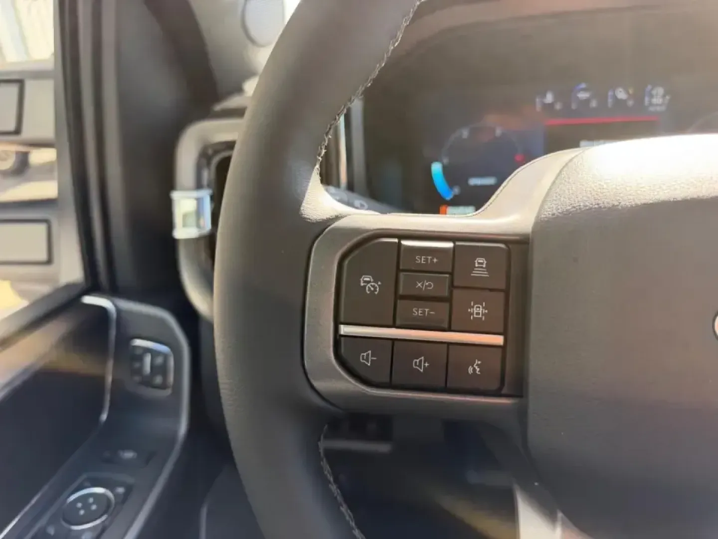 2026 /Black Onyx Leather Ford F-250SD King Ranch Crew Cab 4WD (1FT8W2BT6TE) with an 6.7L engine, 6A transmission, located at 141 Commercial Dr, Fredericktown, MO, 63645, (573) 783-6432, 37.570087, -90.320648 - If your weekends revolve around hauling a camper to Lake Wappapello, pulling a work trailer down US-67, or heading out before sunrise for a long day on the jobsite, this truck is built for that life. The **2026 Ford Super Duty F-250 SRW King Ranch Crew Cab 4WD** delivers serious diesel capability wi - Photo#12