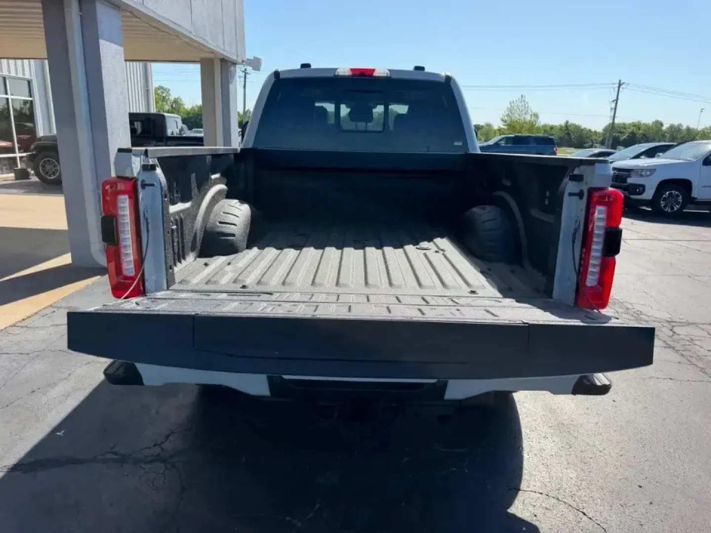 2026 /Black Onyx Leather Ford F-250SD King Ranch Crew Cab 4WD (1FT8W2BT6TE) with an 6.7L engine, 6A transmission, located at 141 Commercial Dr, Fredericktown, MO, 63645, (573) 783-6432, 37.570087, -90.320648 - If your weekends revolve around hauling a camper to Lake Wappapello, pulling a work trailer down US-67, or heading out before sunrise for a long day on the jobsite, this truck is built for that life. The **2026 Ford Super Duty F-250 SRW King Ranch Crew Cab 4WD** delivers serious diesel capability wi - Photo#4
