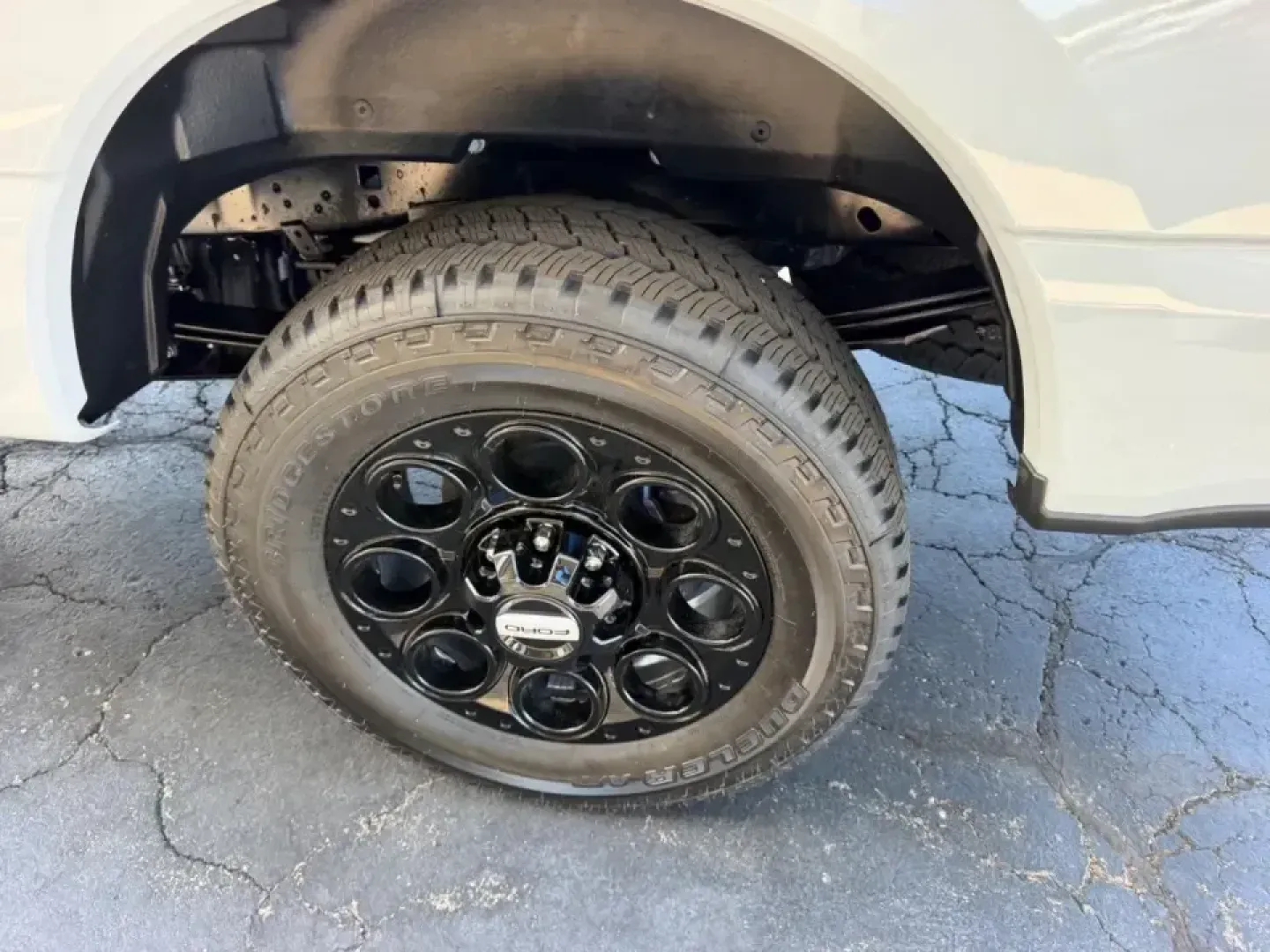 2026 /Black Onyx Leather Ford F-250SD King Ranch Crew Cab 4WD (1FT8W2BT6TE) with an 6.7L engine, 6A transmission, located at 141 Commercial Dr, Fredericktown, MO, 63645, (573) 783-6432, 37.570087, -90.320648 - If your weekends revolve around hauling a camper to Lake Wappapello, pulling a work trailer down US-67, or heading out before sunrise for a long day on the jobsite, this truck is built for that life. The **2026 Ford Super Duty F-250 SRW King Ranch Crew Cab 4WD** delivers serious diesel capability wi - Photo#5
