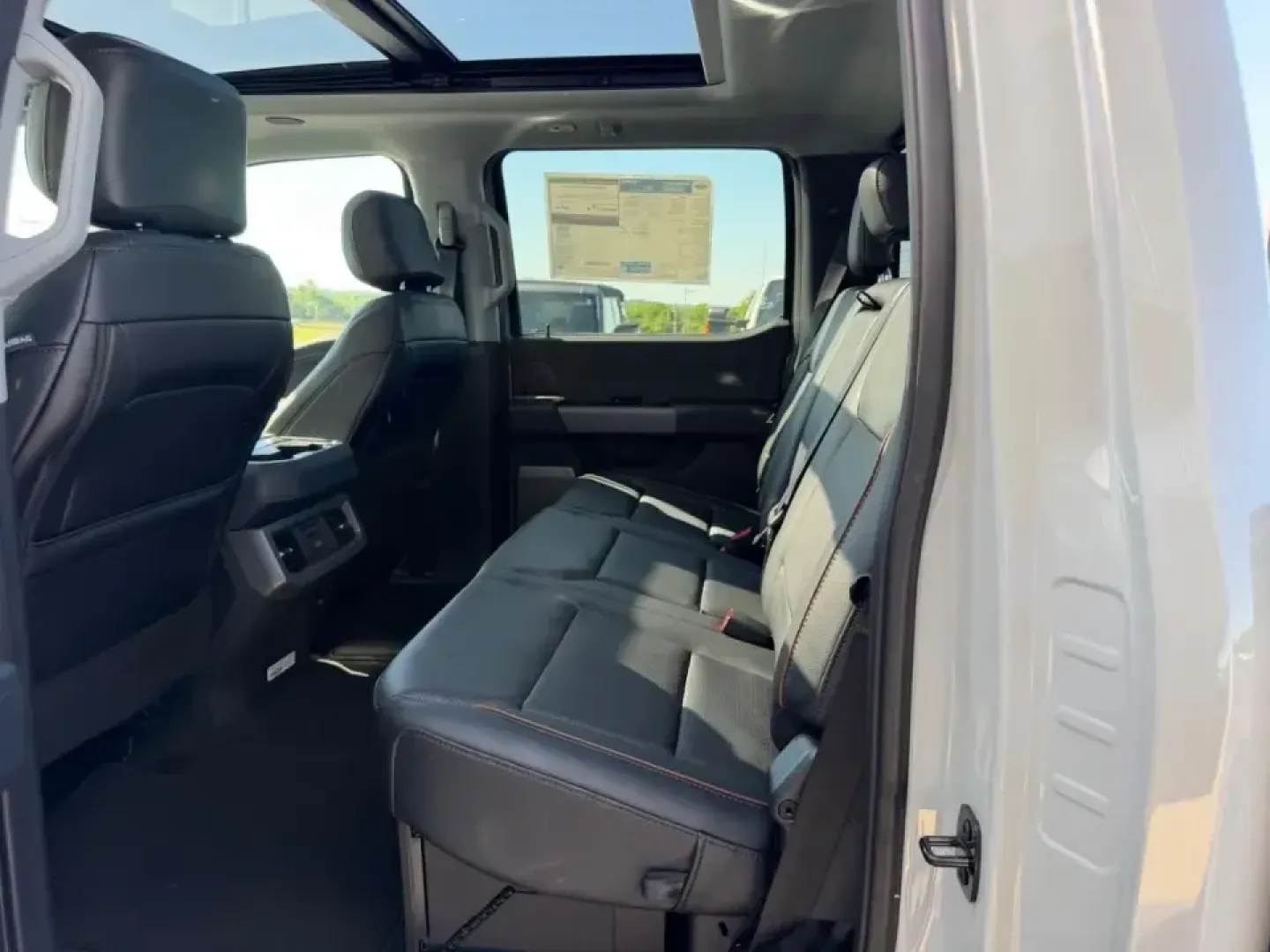 2026 /Black Onyx Leather Ford F-250SD King Ranch Crew Cab 4WD (1FT8W2BT6TE) with an 6.7L engine, 6A transmission, located at 141 Commercial Dr, Fredericktown, MO, 63645, (573) 783-6432, 37.570087, -90.320648 - If your weekends revolve around hauling a camper to Lake Wappapello, pulling a work trailer down US-67, or heading out before sunrise for a long day on the jobsite, this truck is built for that life. The **2026 Ford Super Duty F-250 SRW King Ranch Crew Cab 4WD** delivers serious diesel capability wi - Photo#8