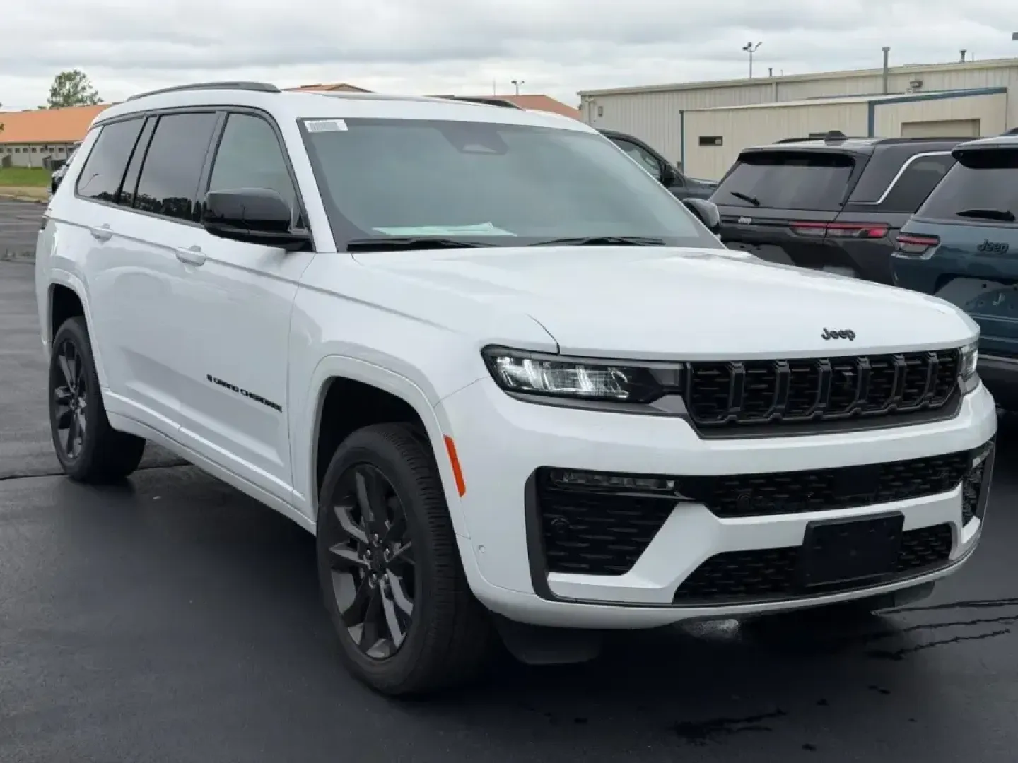 2026 /Global Black Leather Jeep Grand Cherokee Limited (1C4RJKBR0T8) with an 2.0L engine, 8A transmission, located at 970 Woodlawn Dr., Farmington, MO, 63640, (573) 431-7800, 37.825642, -90.468674 - Adventure-ready comfort meets everyday practicality in this nearly new 2026 Jeep Grand Cherokee Limited 4WD-an SUV built for Missouri weekends at St. Joe State Park, school-and-sports carpools, and confident commuting on Highway 67. With just 5 miles, this Grand Cherokee feels fresh off the showroom - Photo#0