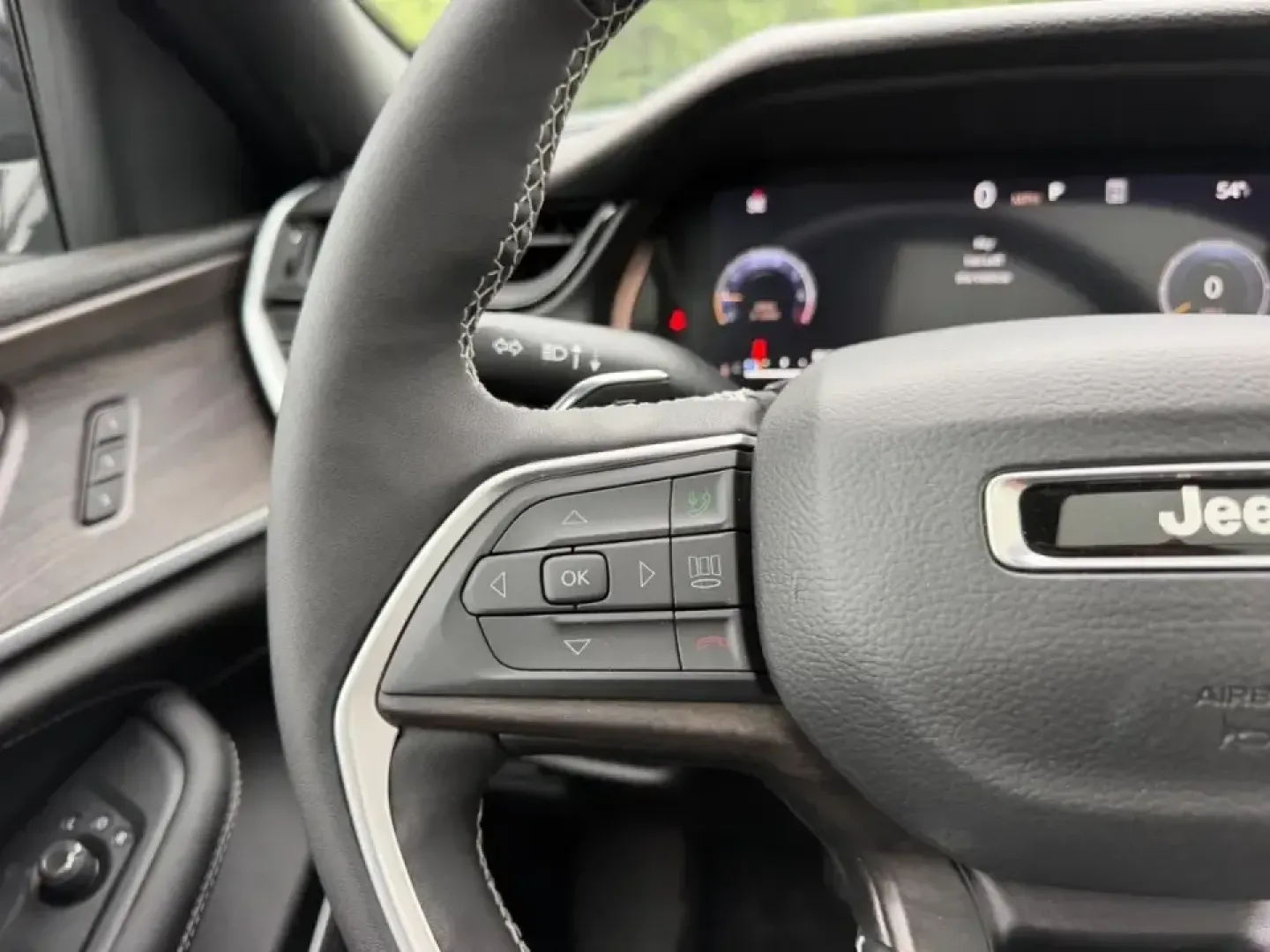 2026 /Global Black Leather Jeep Grand Cherokee Limited (1C4RJKBR0T8) with an 2.0L engine, 8A transmission, located at 970 Woodlawn Dr., Farmington, MO, 63640, (573) 431-7800, 37.825642, -90.468674 - Adventure-ready comfort meets everyday practicality in this nearly new 2026 Jeep Grand Cherokee Limited 4WD-an SUV built for Missouri weekends at St. Joe State Park, school-and-sports carpools, and confident commuting on Highway 67. With just 5 miles, this Grand Cherokee feels fresh off the showroom - Photo#15