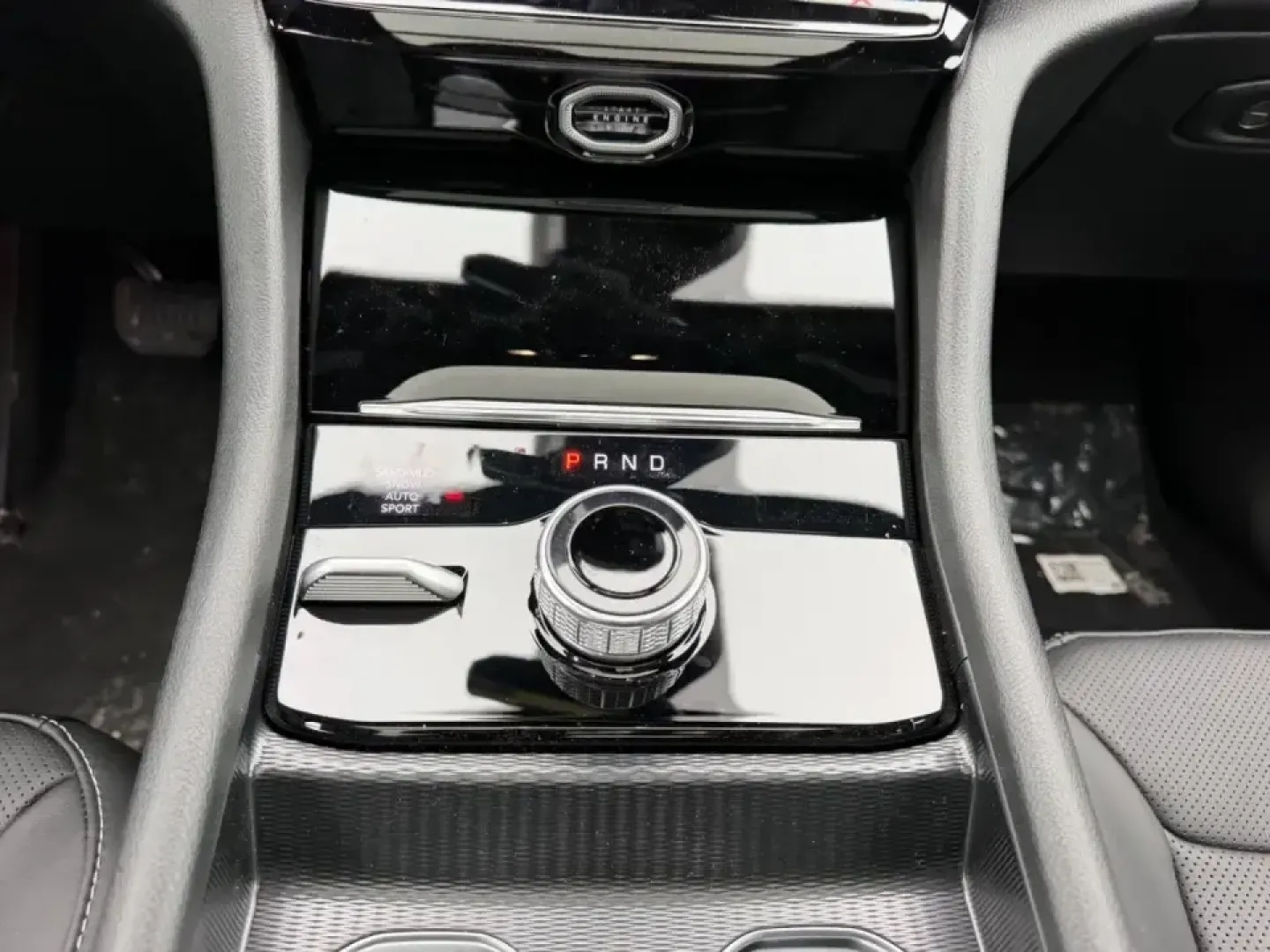 2026 /Global Black Leather Jeep Grand Cherokee Limited (1C4RJKBR0T8) with an 2.0L engine, 8A transmission, located at 970 Woodlawn Dr., Farmington, MO, 63640, (573) 431-7800, 37.825642, -90.468674 - Adventure-ready comfort meets everyday practicality in this nearly new 2026 Jeep Grand Cherokee Limited 4WD-an SUV built for Missouri weekends at St. Joe State Park, school-and-sports carpools, and confident commuting on Highway 67. With just 5 miles, this Grand Cherokee feels fresh off the showroom - Photo#18