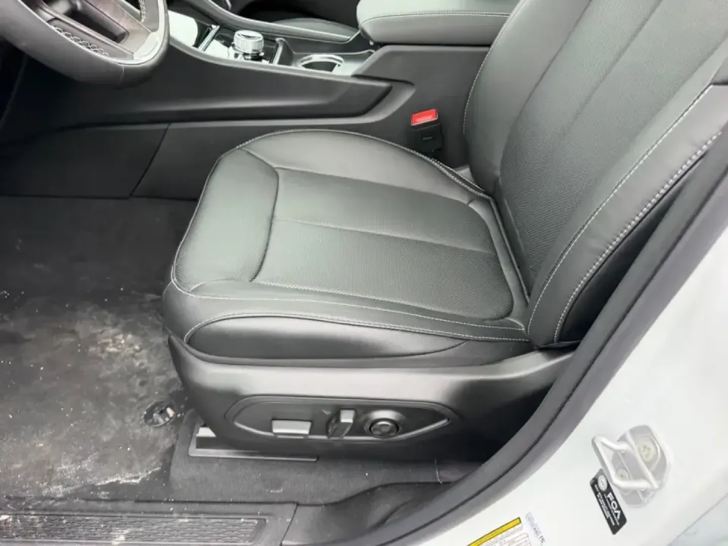 2026 /Global Black Leather Jeep Grand Cherokee Limited (1C4RJKBR0T8) with an 2.0L engine, 8A transmission, located at 970 Woodlawn Dr., Farmington, MO, 63640, (573) 431-7800, 37.825642, -90.468674 - Adventure-ready comfort meets everyday practicality in this nearly new 2026 Jeep Grand Cherokee Limited 4WD-an SUV built for Missouri weekends at St. Joe State Park, school-and-sports carpools, and confident commuting on Highway 67. With just 5 miles, this Grand Cherokee feels fresh off the showroom - Photo#22
