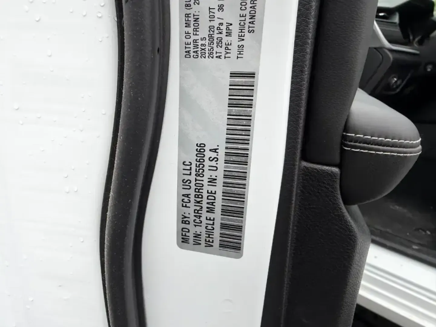 2026 /Global Black Leather Jeep Grand Cherokee Limited (1C4RJKBR0T8) with an 2.0L engine, 8A transmission, located at 970 Woodlawn Dr., Farmington, MO, 63640, (573) 431-7800, 37.825642, -90.468674 - Adventure-ready comfort meets everyday practicality in this nearly new 2026 Jeep Grand Cherokee Limited 4WD-an SUV built for Missouri weekends at St. Joe State Park, school-and-sports carpools, and confident commuting on Highway 67. With just 5 miles, this Grand Cherokee feels fresh off the showroom - Photo#25