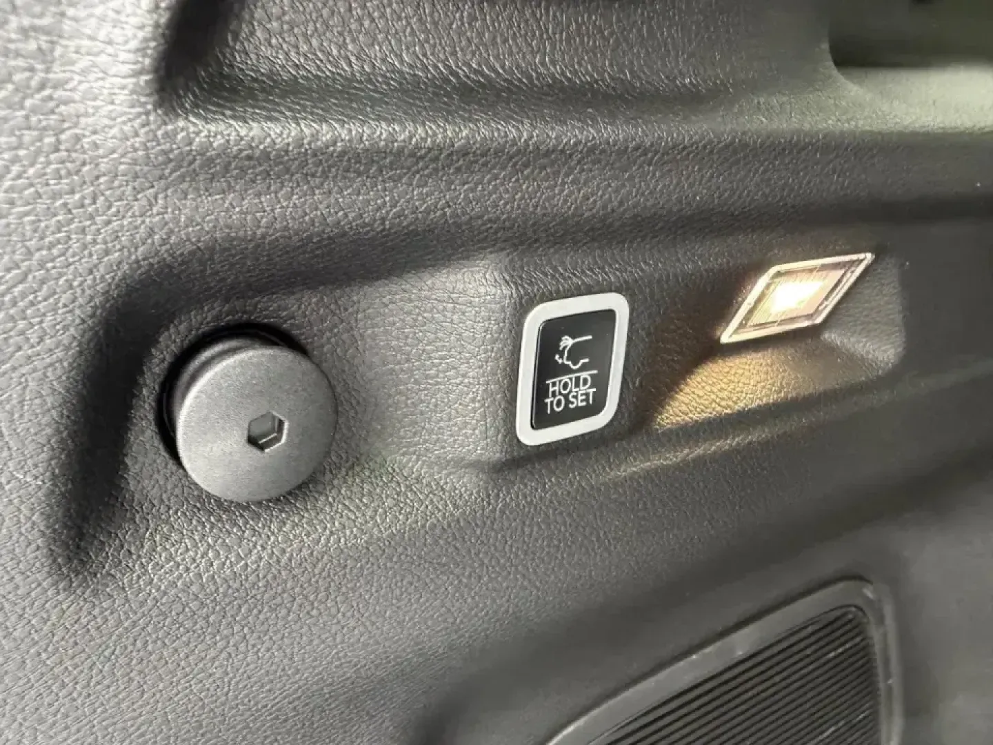 2026 /Global Black Leather Jeep Grand Cherokee Limited (1C4RJKBR0T8) with an 2.0L engine, 8A transmission, located at 970 Woodlawn Dr., Farmington, MO, 63640, (573) 431-7800, 37.825642, -90.468674 - Adventure-ready comfort meets everyday practicality in this nearly new 2026 Jeep Grand Cherokee Limited 4WD-an SUV built for Missouri weekends at St. Joe State Park, school-and-sports carpools, and confident commuting on Highway 67. With just 5 miles, this Grand Cherokee feels fresh off the showroom - Photo#5
