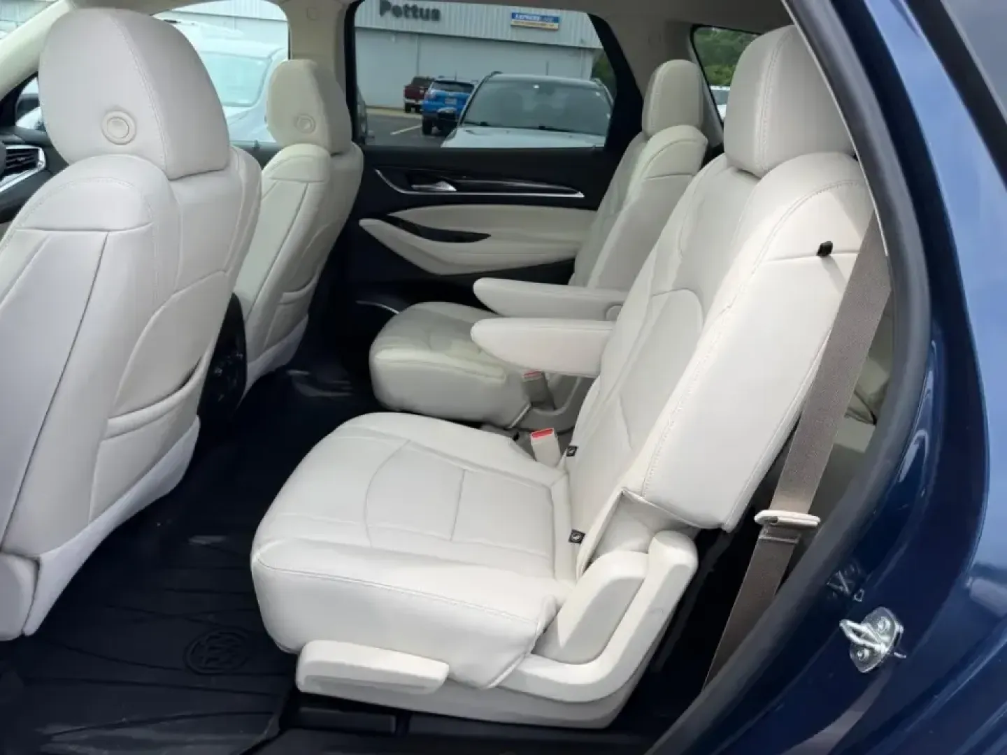 2022 /Whisper Beige seats with Ebony interior accents Le Buick Enclave Premium Group (5GAEVBKWXNJ) with an 3.6L V6 engine, Automatic transmission, located at 970 Woodlawn Dr., Farmington, MO, 63640, (573) 431-7800, 37.825642, -90.468674 - Make every day feel like a first-class road trip in a three-row SUV that's ready for school runs, long commutes, and weekend escapes to the Ozarks. This **2022 Buick Enclave Premium Group** delivers the kind of quiet comfort, confident traction, and family-friendly space that fits life in and around - Photo#10