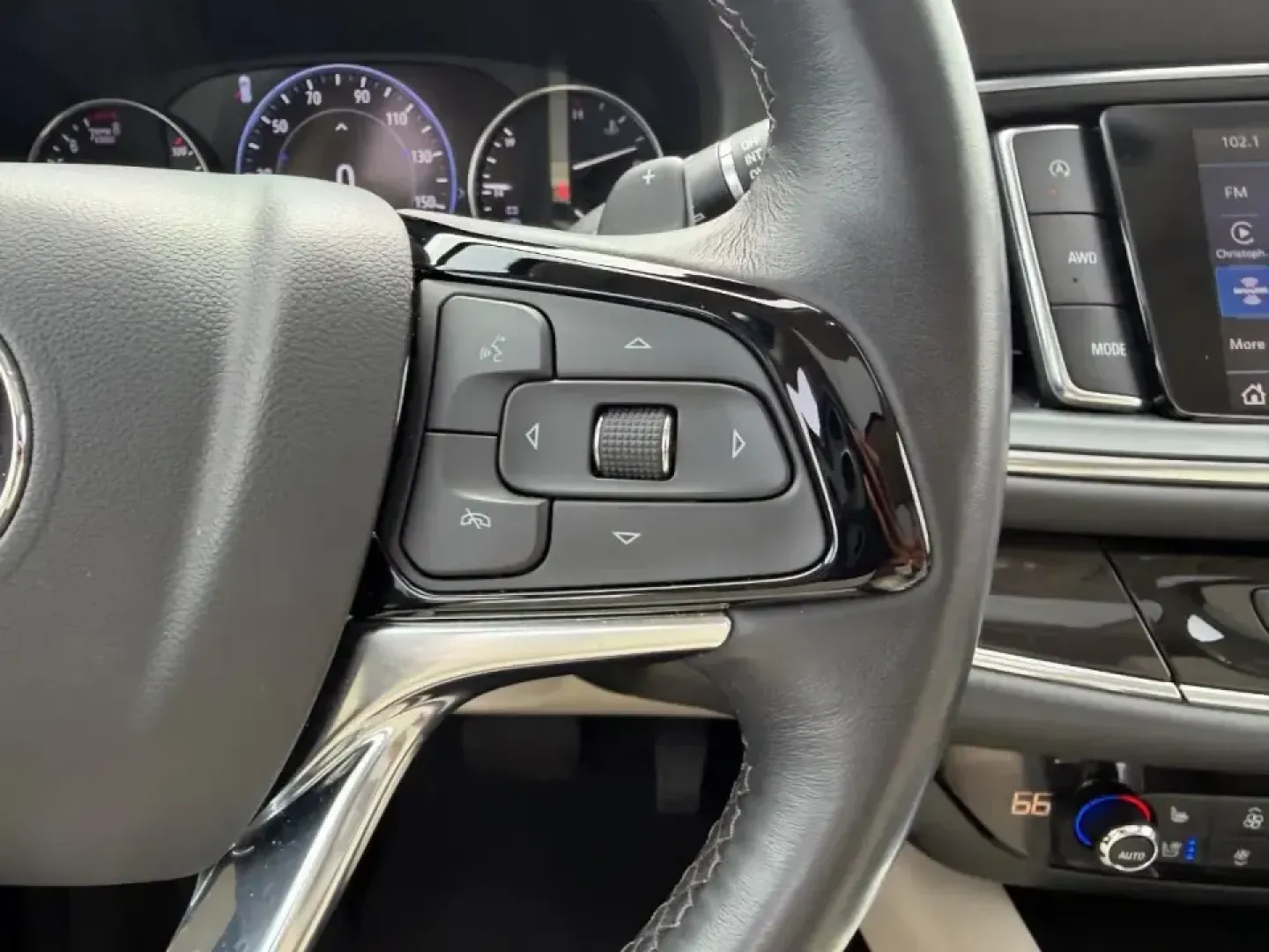 2022 /Whisper Beige seats with Ebony interior accents Le Buick Enclave Premium Group (5GAEVBKWXNJ) with an 3.6L V6 engine, Automatic transmission, located at 970 Woodlawn Dr., Farmington, MO, 63640, (573) 431-7800, 37.825642, -90.468674 - Make every day feel like a first-class road trip in a three-row SUV that's ready for school runs, long commutes, and weekend escapes to the Ozarks. This **2022 Buick Enclave Premium Group** delivers the kind of quiet comfort, confident traction, and family-friendly space that fits life in and around - Photo#16