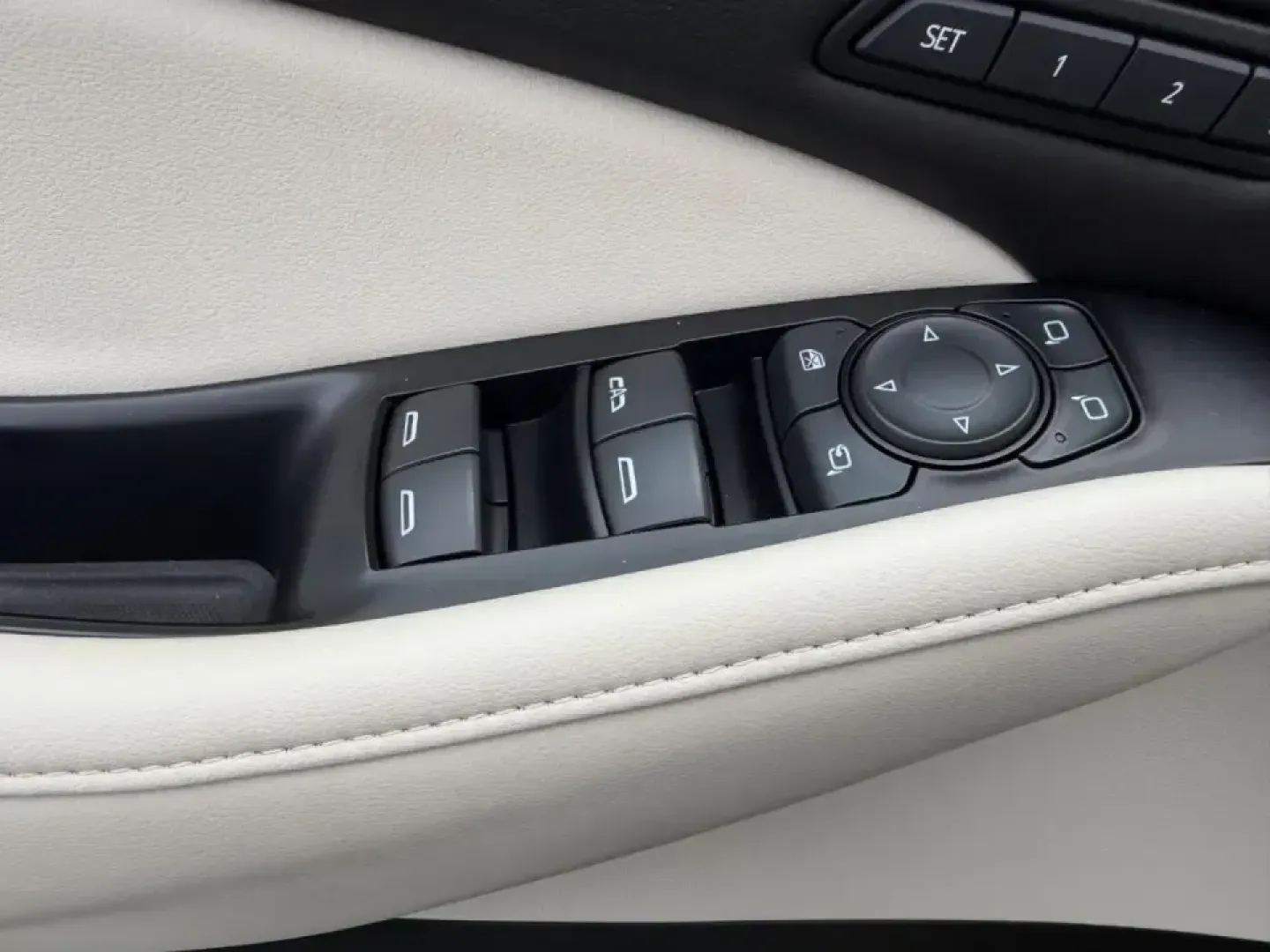 2022 /Whisper Beige seats with Ebony interior accents Le Buick Enclave Premium Group (5GAEVBKWXNJ) with an 3.6L V6 engine, Automatic transmission, located at 970 Woodlawn Dr., Farmington, MO, 63640, (573) 431-7800, 37.825642, -90.468674 - Make every day feel like a first-class road trip in a three-row SUV that's ready for school runs, long commutes, and weekend escapes to the Ozarks. This **2022 Buick Enclave Premium Group** delivers the kind of quiet comfort, confident traction, and family-friendly space that fits life in and around - Photo#21