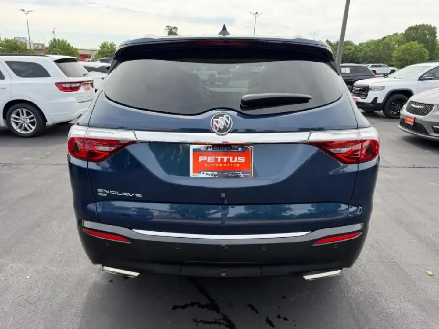 2022 /Whisper Beige seats with Ebony interior accents Le Buick Enclave Premium Group (5GAEVBKWXNJ) with an 3.6L V6 engine, Automatic transmission, located at 970 Woodlawn Dr., Farmington, MO, 63640, (573) 431-7800, 37.825642, -90.468674 - Make every day feel like a first-class road trip in a three-row SUV that's ready for school runs, long commutes, and weekend escapes to the Ozarks. This **2022 Buick Enclave Premium Group** delivers the kind of quiet comfort, confident traction, and family-friendly space that fits life in and around - Photo#3