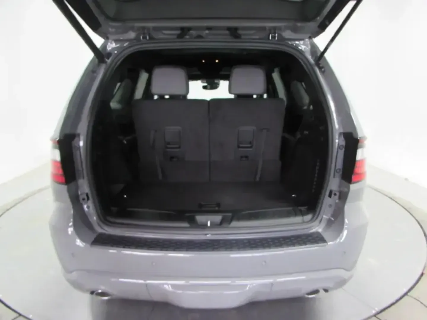 2026 /Black Dodge Durango GT Plus HEMI V8 (1C4SDJCT6TC) with an 5.7L V8 OHV 16V engine, Automatic transmission, located at 12830 Highway 21, De Soto, MO, 63020, (636) 337-7777, 38.153099, -90.573624 - Family hauler, commuter, and weekend road-trip machine all in one-this 2026 Dodge Durango GT Plus HEMI V8 is built for real life in Missouri. Whether you're loading up for a Cardinals game day run, tackling a long commute down Highway 21, or planning a Lake Tishomingo weekend with the kids and gear, - Photo#10