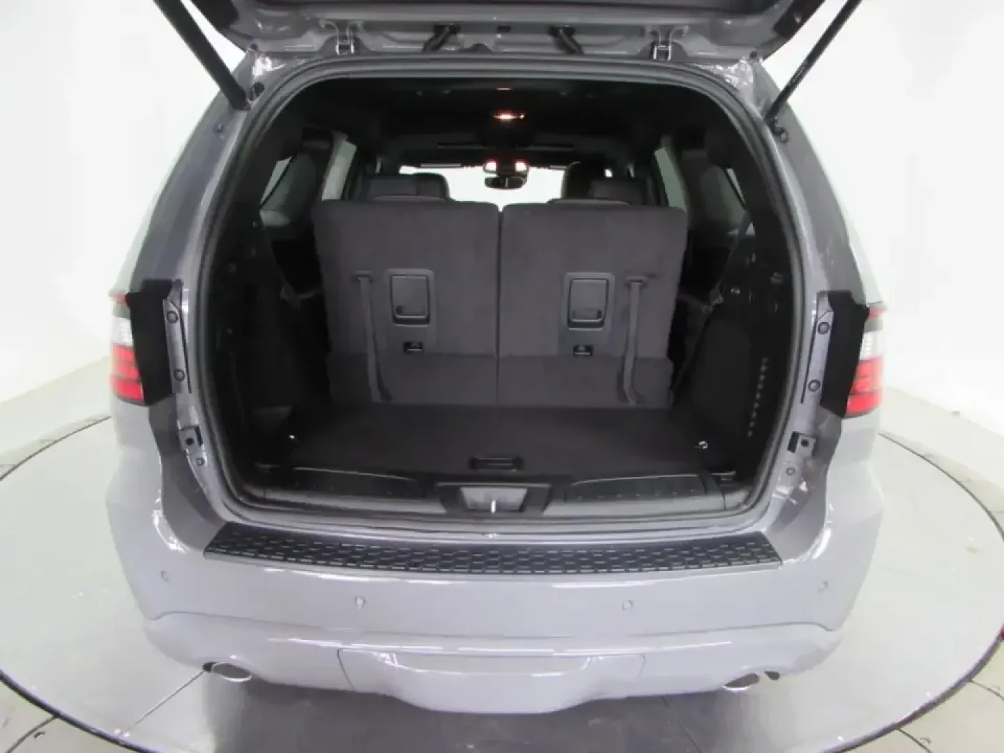 2026 /Black Dodge Durango GT Plus HEMI V8 (1C4SDJCT8TC) with an 5.7L V8 OHV 16V engine, Automatic transmission, located at 12830 Highway 21, De Soto, MO, 63020, (636) 337-7777, 38.153099, -90.573624 - Ready for family road trips, weekend lake runs, and confident year-round commuting in Jefferson County? This **2026 Dodge Durango GT Plus HEMI V8** is built for the lifestyle that demands real space, real power, and real traction-whether you're loading up for a getaway, shuttling kids to activities, - Photo#10