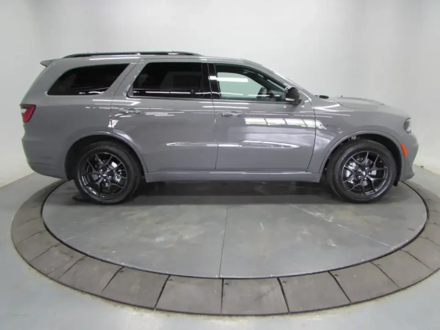 2026 /Black Dodge Durango GT Plus HEMI V8 (1C4SDJCT8TC) with an 5.7L V8 OHV 16V engine, Automatic transmission, located at 12830 Highway 21, De Soto, MO, 63020, (636) 337-7777, 38.153099, -90.573624 - Ready for family road trips, weekend lake runs, and confident year-round commuting in Jefferson County? This **2026 Dodge Durango GT Plus HEMI V8** is built for the lifestyle that demands real space, real power, and real traction-whether you're loading up for a getaway, shuttling kids to activities, - Photo#7