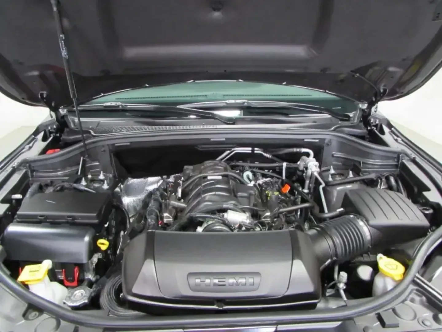 2026 /Black Dodge Durango GT Plus HEMI V8 (1C4SDJCT1TC) with an 5.7L V8 OHV 16V engine, Automatic transmission, located at 12830 Highway 21, De Soto, MO, 63020, (636) 337-7777, 38.153099, -90.573624 - Need one SUV that can handle school-drop chaos, a long I55 commute, and a loaded-up weekend run to the Ozarks without breaking a sweat? This 2026 Dodge Durango R/T AWD is built for exactly that lifestyle-muscular V8 power, confident all-wheel traction, and three-row practicality wrapped in a head-tu - Photo#9