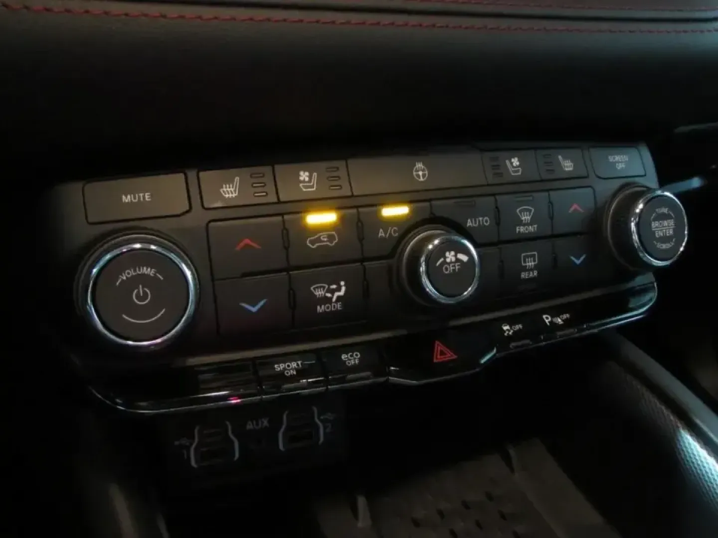 2026 /Black Dodge Durango GT Plus HEMI V8 (1C4SDJCT1TC) with an 5.7L V8 OHV 16V engine, Automatic transmission, located at 12830 Highway 21, De Soto, MO, 63020, (636) 337-7777, 38.153099, -90.573624 - Need one SUV that can handle school-drop chaos, a long I55 commute, and a loaded-up weekend run to the Ozarks without breaking a sweat? This 2026 Dodge Durango R/T AWD is built for exactly that lifestyle-muscular V8 power, confident all-wheel traction, and three-row practicality wrapped in a head-tu - Photo#31