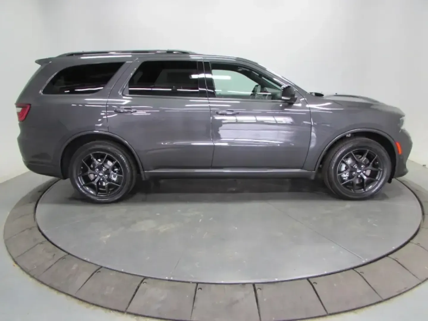 2026 /Black Dodge Durango GT Plus HEMI V8 (1C4SDJCT1TC) with an 5.7L V8 OHV 16V engine, Automatic transmission, located at 12830 Highway 21, De Soto, MO, 63020, (636) 337-7777, 38.153099, -90.573624 - Need one SUV that can handle school-drop chaos, a long I55 commute, and a loaded-up weekend run to the Ozarks without breaking a sweat? This 2026 Dodge Durango R/T AWD is built for exactly that lifestyle-muscular V8 power, confident all-wheel traction, and three-row practicality wrapped in a head-tu - Photo#7