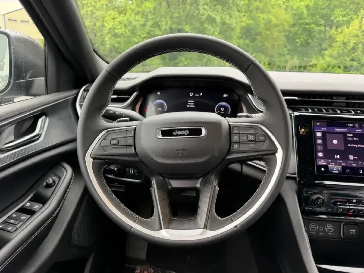 2026 /Global Black Cloth Jeep Grand Cherokee Laredo (1C4RJHAGXTC) with an 3.6L V6 engine, 8A transmission, located at 970 Woodlawn Dr., Farmington, MO, 63640, (573) 431-7800, 37.825642, -90.468674 - Whether your weekends mean lake days at St. Joe State Park, a family road trip down US-67, or confident winter commuting through Farmington and the nearby Park Hills/Bonne Terre area, this 2026 Jeep Grand Cherokee Laredo 4WD is built for real-life Missouri driving. With just 5 miles, it delivers tha - Photo#10