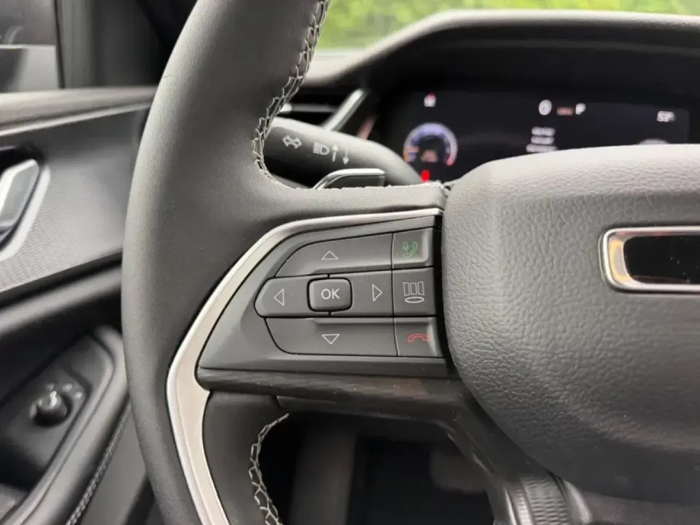 2026 /Global Black Cloth Jeep Grand Cherokee Laredo (1C4RJHAGXTC) with an 3.6L V6 engine, 8A transmission, located at 970 Woodlawn Dr., Farmington, MO, 63640, (573) 431-7800, 37.825642, -90.468674 - Whether your weekends mean lake days at St. Joe State Park, a family road trip down US-67, or confident winter commuting through Farmington and the nearby Park Hills/Bonne Terre area, this 2026 Jeep Grand Cherokee Laredo 4WD is built for real-life Missouri driving. With just 5 miles, it delivers tha - Photo#11