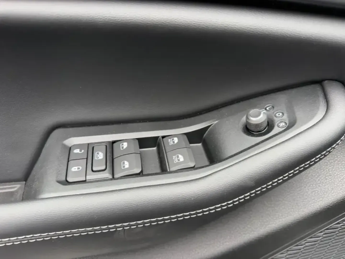 2026 /Global Black Cloth Jeep Grand Cherokee Laredo (1C4RJHAGXTC) with an 3.6L V6 engine, 8A transmission, located at 970 Woodlawn Dr., Farmington, MO, 63640, (573) 431-7800, 37.825642, -90.468674 - Whether your weekends mean lake days at St. Joe State Park, a family road trip down US-67, or confident winter commuting through Farmington and the nearby Park Hills/Bonne Terre area, this 2026 Jeep Grand Cherokee Laredo 4WD is built for real-life Missouri driving. With just 5 miles, it delivers tha - Photo#17