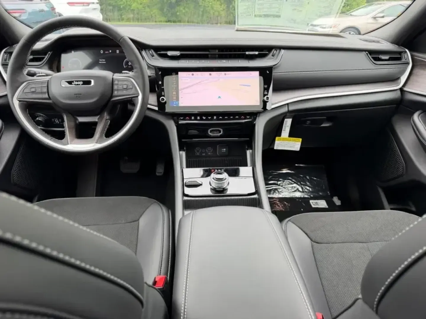 2026 /Global Black Suede Jeep Grand Cherokee Laredo Altitude (1C4RJHAR4TC) with an 2.0L engine, 8A transmission, located at 970 Woodlawn Dr., Farmington, MO, 63640, (573) 431-7800, 37.825642, -90.468674 - Built for families who juggle school drop-offs, long commutes, and weekend getaways to the Ozarks, this **2026 Jeep Grand Cherokee Altitude** is the kind of SUV that makes everyday driving feel like a small upgrade in lifestyle. With just **11 miles**, it's essentially new-ideal for shoppers who wan - Photo#11