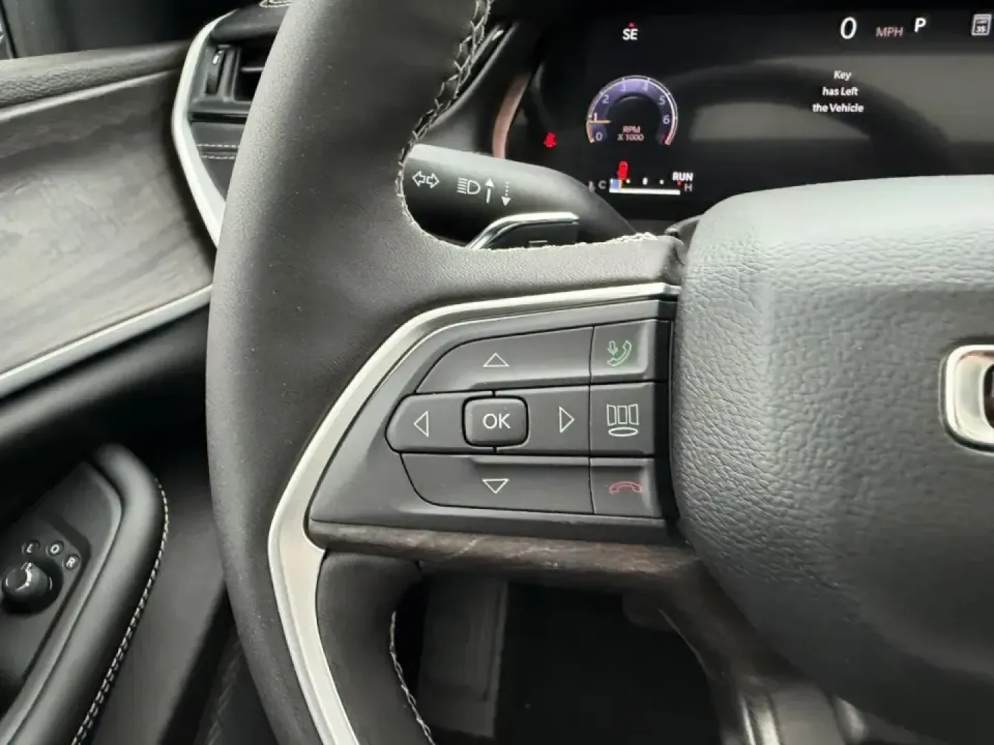 2026 /Global Black Suede Jeep Grand Cherokee Laredo Altitude (1C4RJHAR4TC) with an 2.0L engine, 8A transmission, located at 970 Woodlawn Dr., Farmington, MO, 63640, (573) 431-7800, 37.825642, -90.468674 - Built for families who juggle school drop-offs, long commutes, and weekend getaways to the Ozarks, this **2026 Jeep Grand Cherokee Altitude** is the kind of SUV that makes everyday driving feel like a small upgrade in lifestyle. With just **11 miles**, it's essentially new-ideal for shoppers who wan - Photo#13