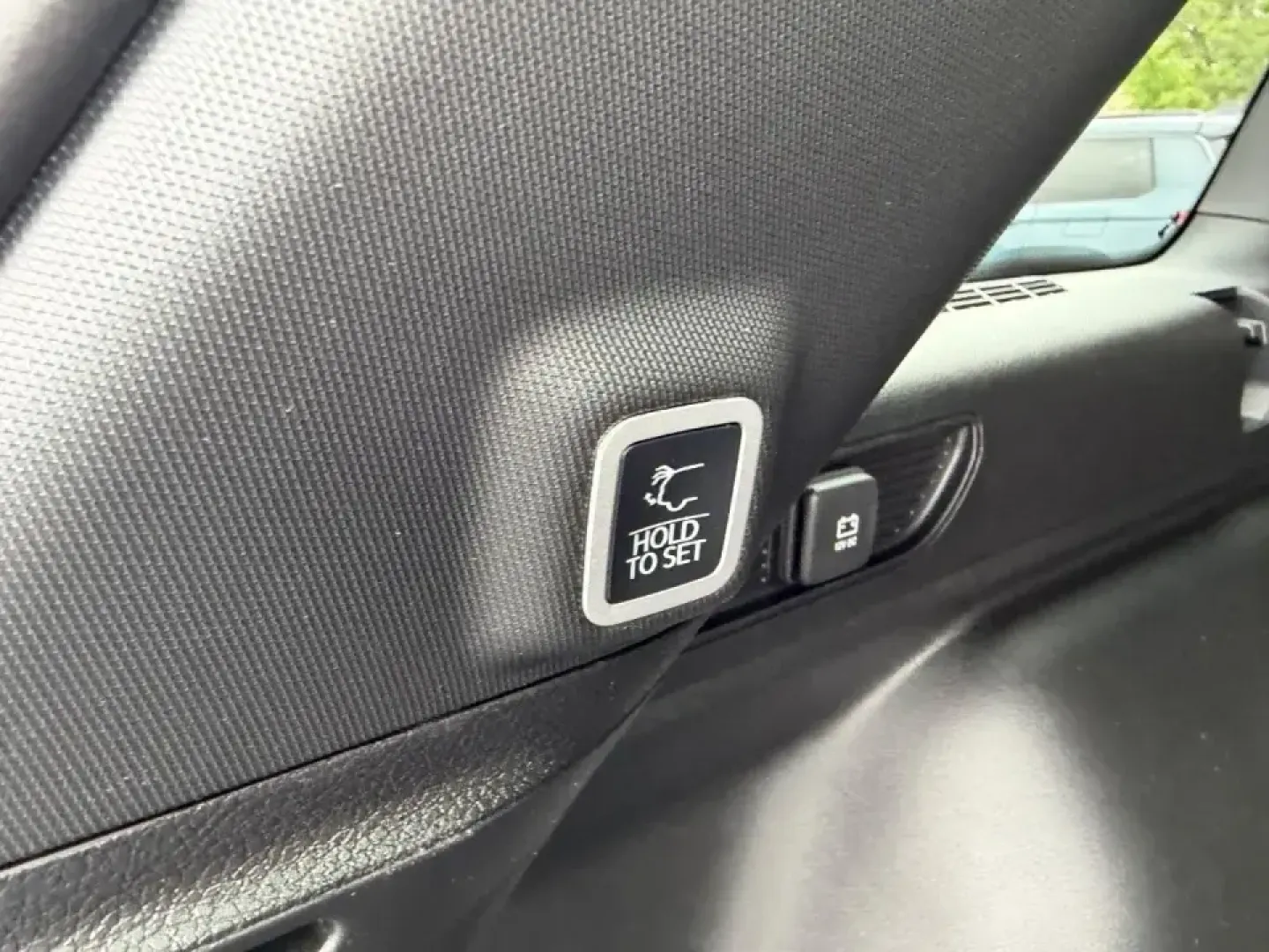 2026 /Global Black Suede Jeep Grand Cherokee Laredo Altitude (1C4RJHAR4TC) with an 2.0L engine, 8A transmission, located at 970 Woodlawn Dr., Farmington, MO, 63640, (573) 431-7800, 37.825642, -90.468674 - Built for families who juggle school drop-offs, long commutes, and weekend getaways to the Ozarks, this **2026 Jeep Grand Cherokee Altitude** is the kind of SUV that makes everyday driving feel like a small upgrade in lifestyle. With just **11 miles**, it's essentially new-ideal for shoppers who wan - Photo#5