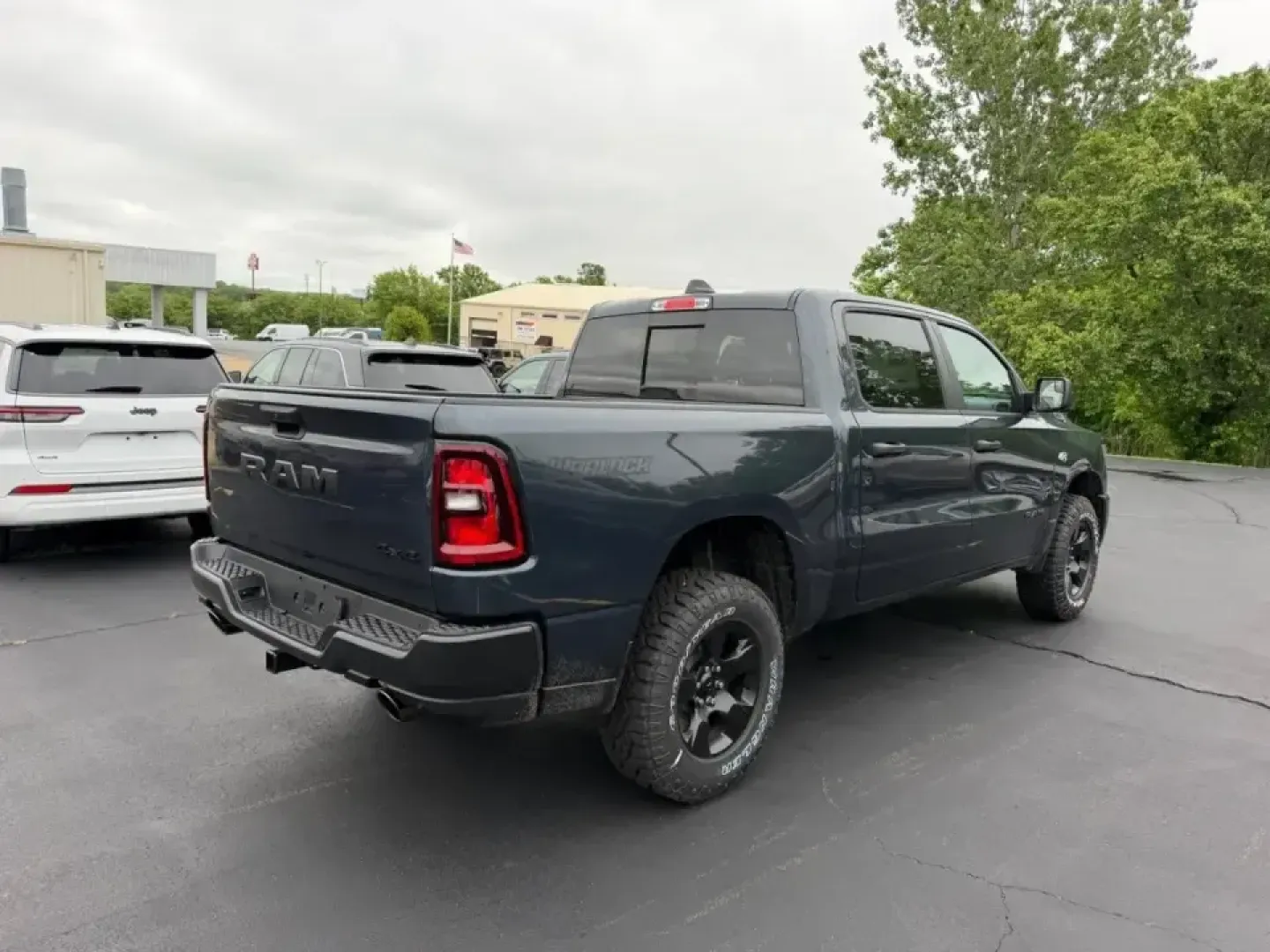 2026 /Diesel Gray/Black Cloth Ram 1500 Warlock (1C6SRFGT9TN) with an 5.7L engine, 8A transmission, located at 970 Woodlawn Dr., Farmington, MO, 63640, (573) 431-7800, 37.825642, -90.468674 - Whether you're hauling supplies to a job site off Highway 67, towing the boat for a weekend at St. Joe State Park, or simply want a confident daily driver for Missouri backroads, this 2026 Ram 1500 Express is built for real life in and around Farmington. With just 5 miles on the odometer, it deliver - Photo#2